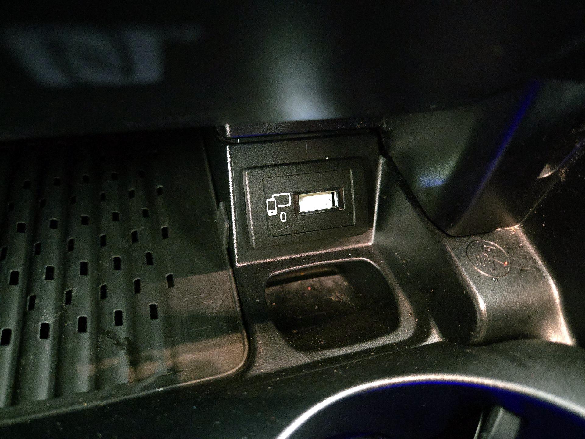 Thumbnail: 2019 Mercedes-Benz E-Class - 19