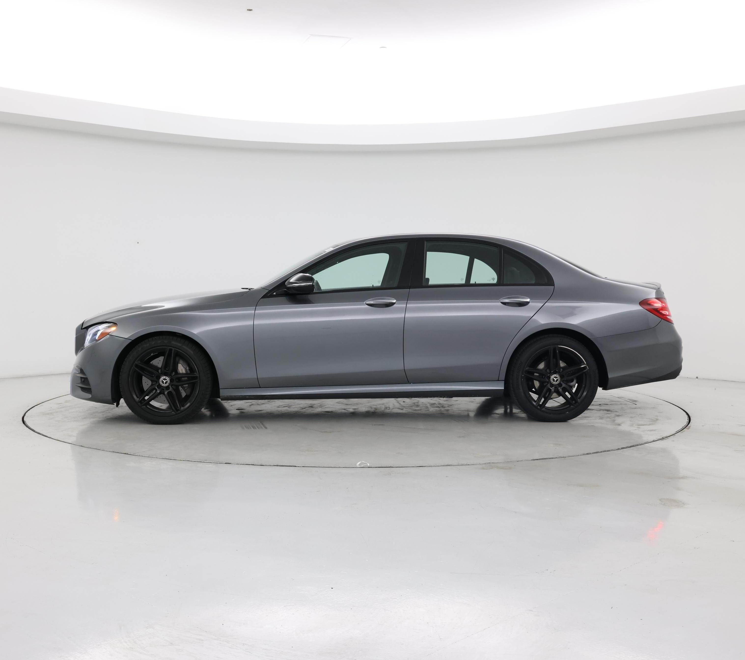 Thumbnail: 2019 Mercedes-Benz E-Class - 3