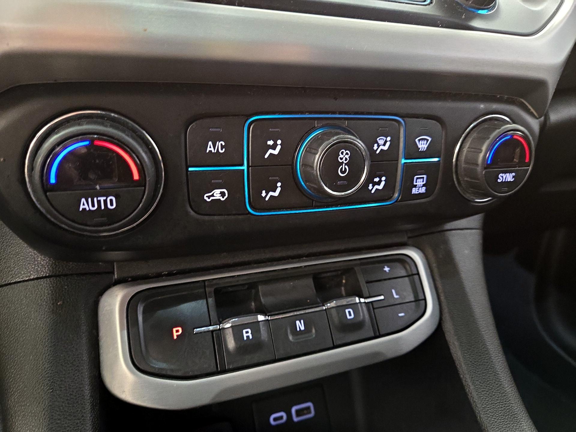 Thumbnail: 2021 GMC Acadia - 16