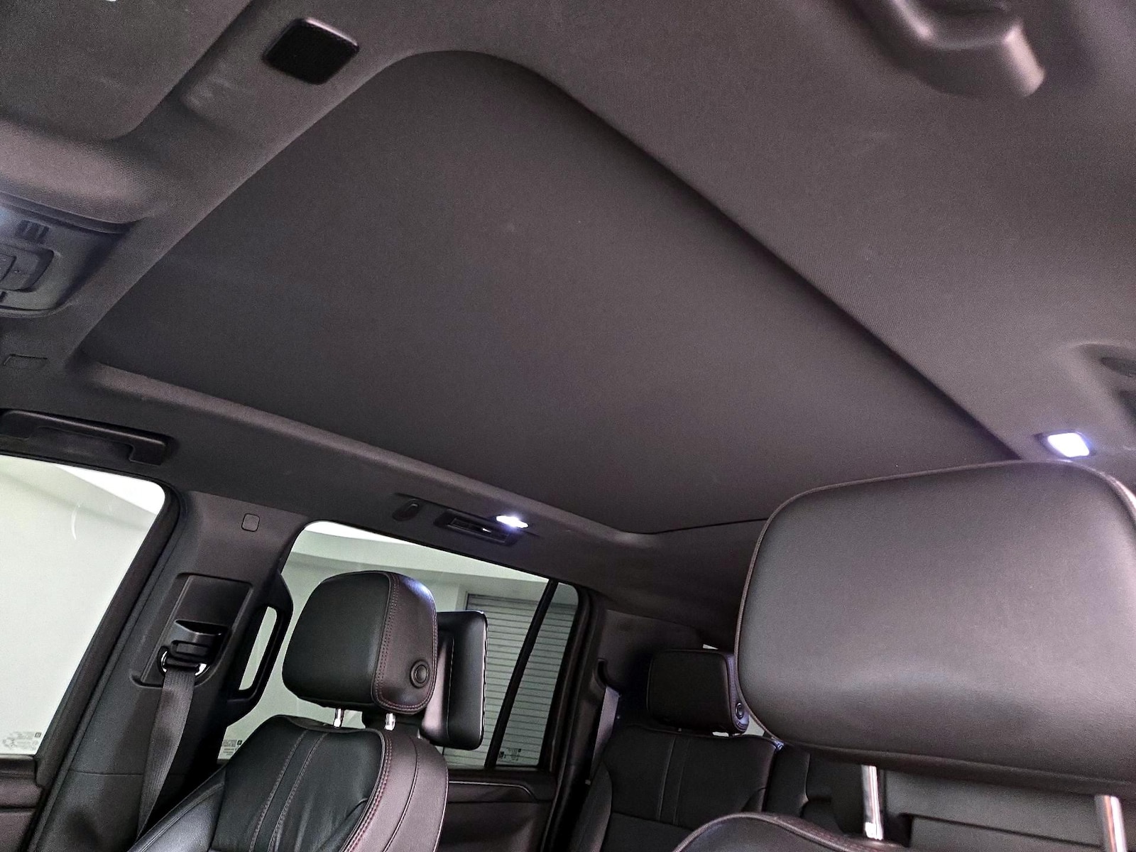 2021 Chevrolet Suburban RST - Photo 21