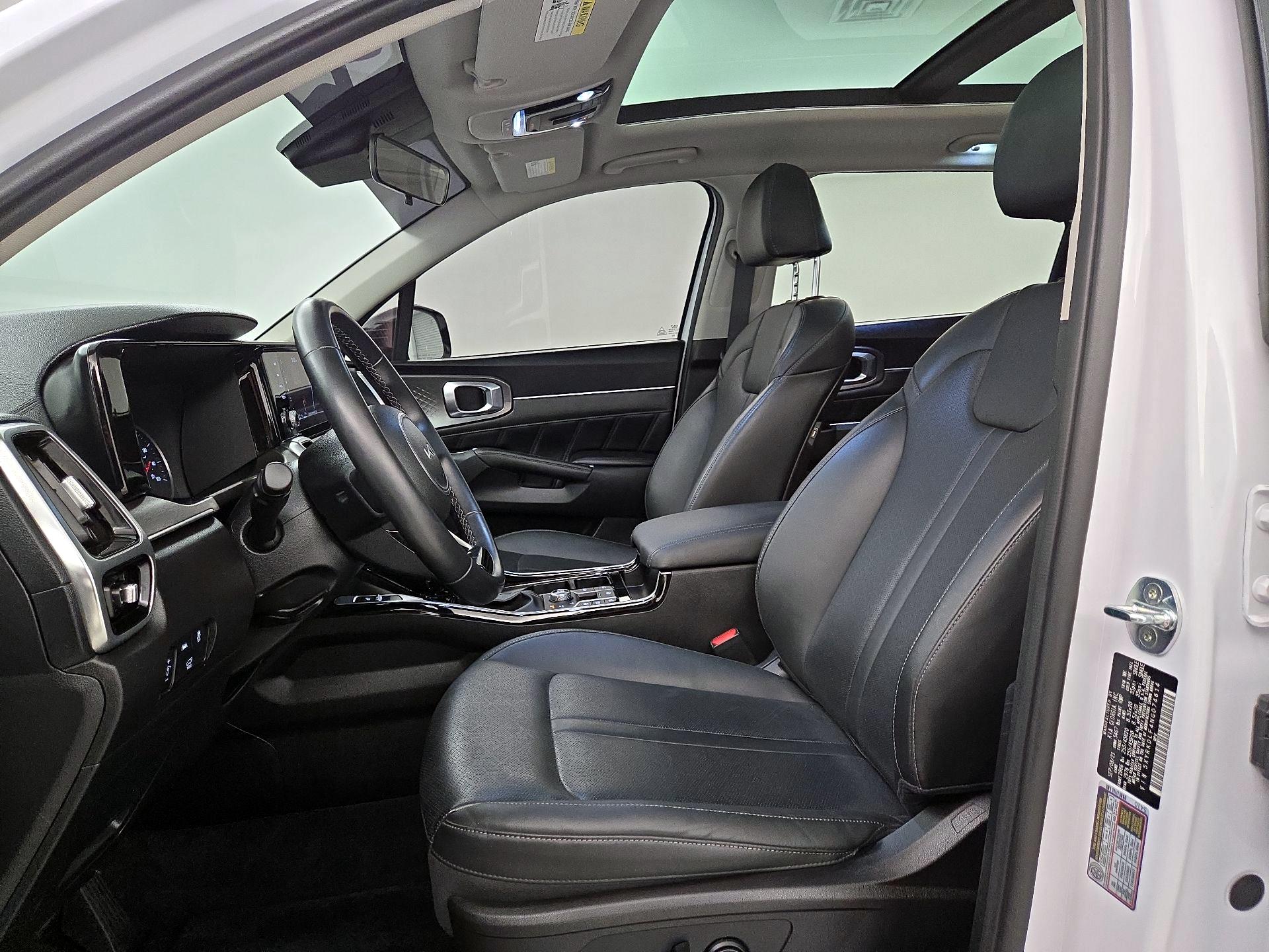 Thumbnail: 2022 Kia Sorento - 11