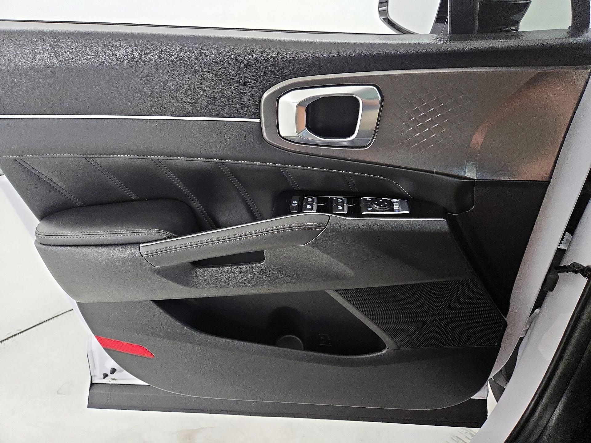 Thumbnail: 2022 Kia Sorento - 12