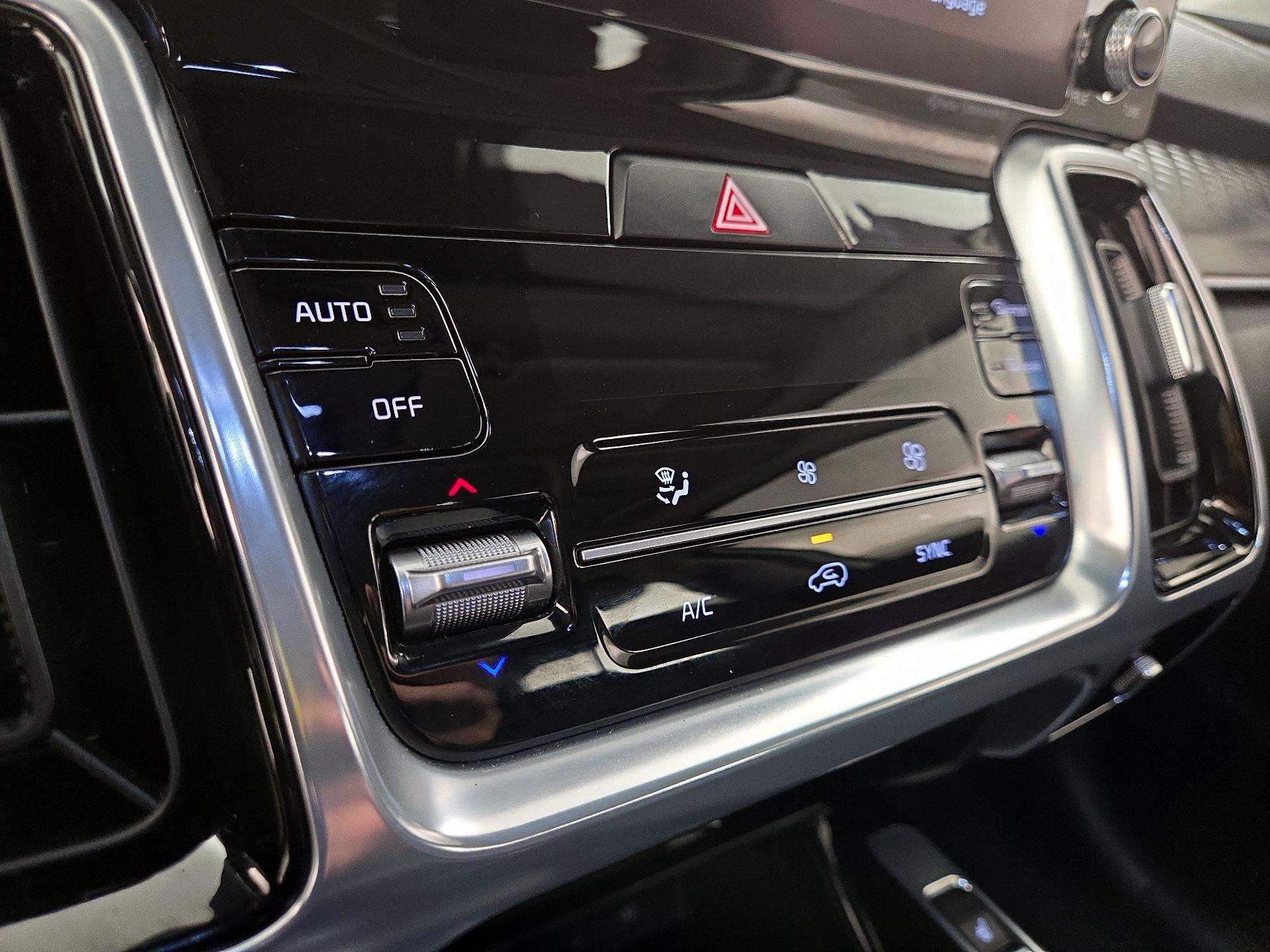 Thumbnail: 2022 Kia Sorento - 17