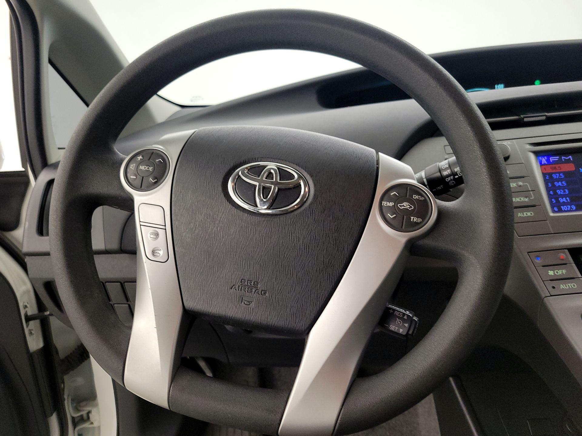 Thumbnail: 2015 Toyota Prius - 10