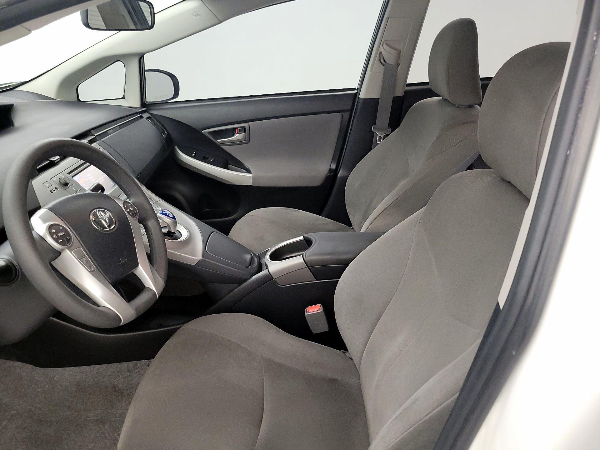 Thumbnail: 2015 Toyota Prius - 11