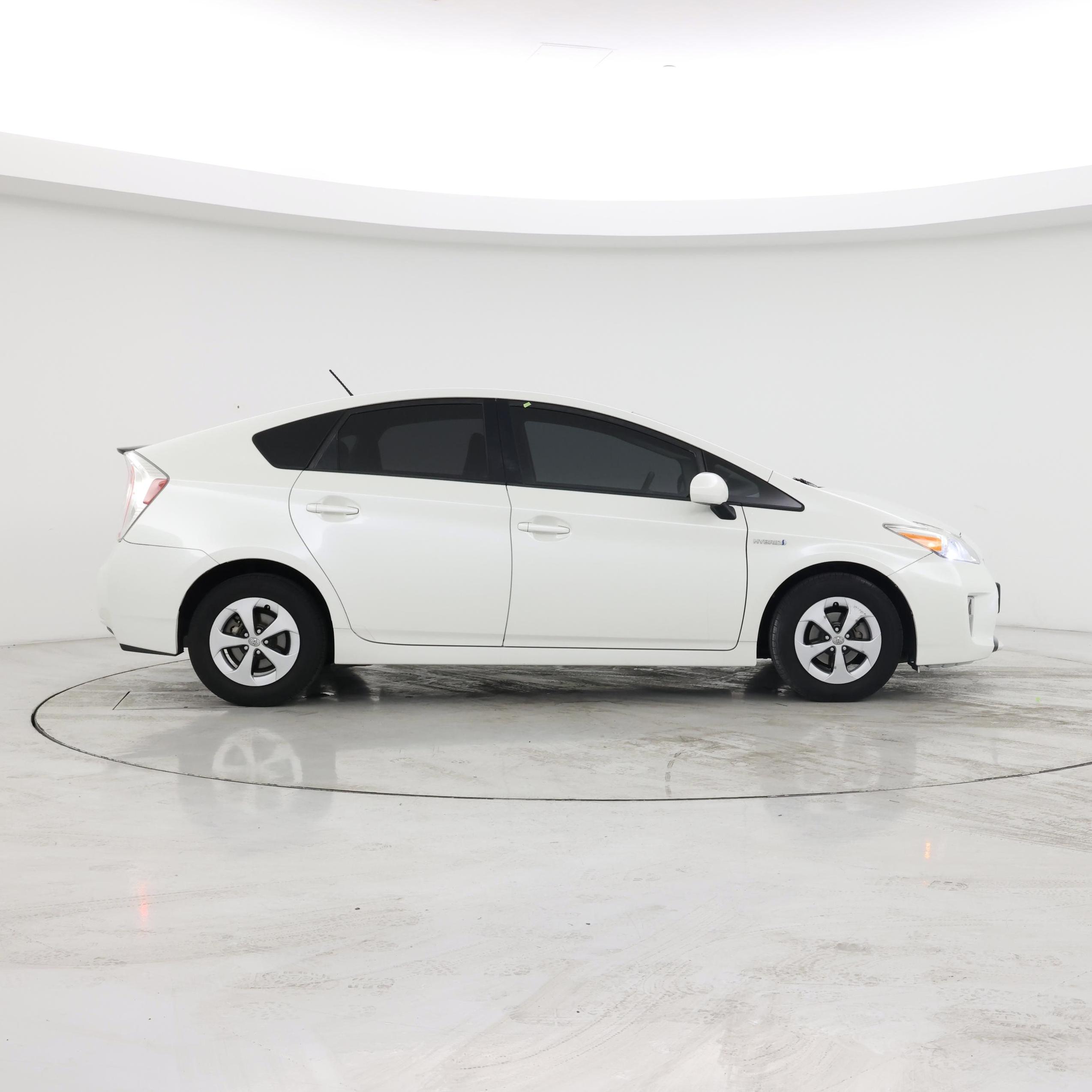 Thumbnail: 2015 Toyota Prius - 7