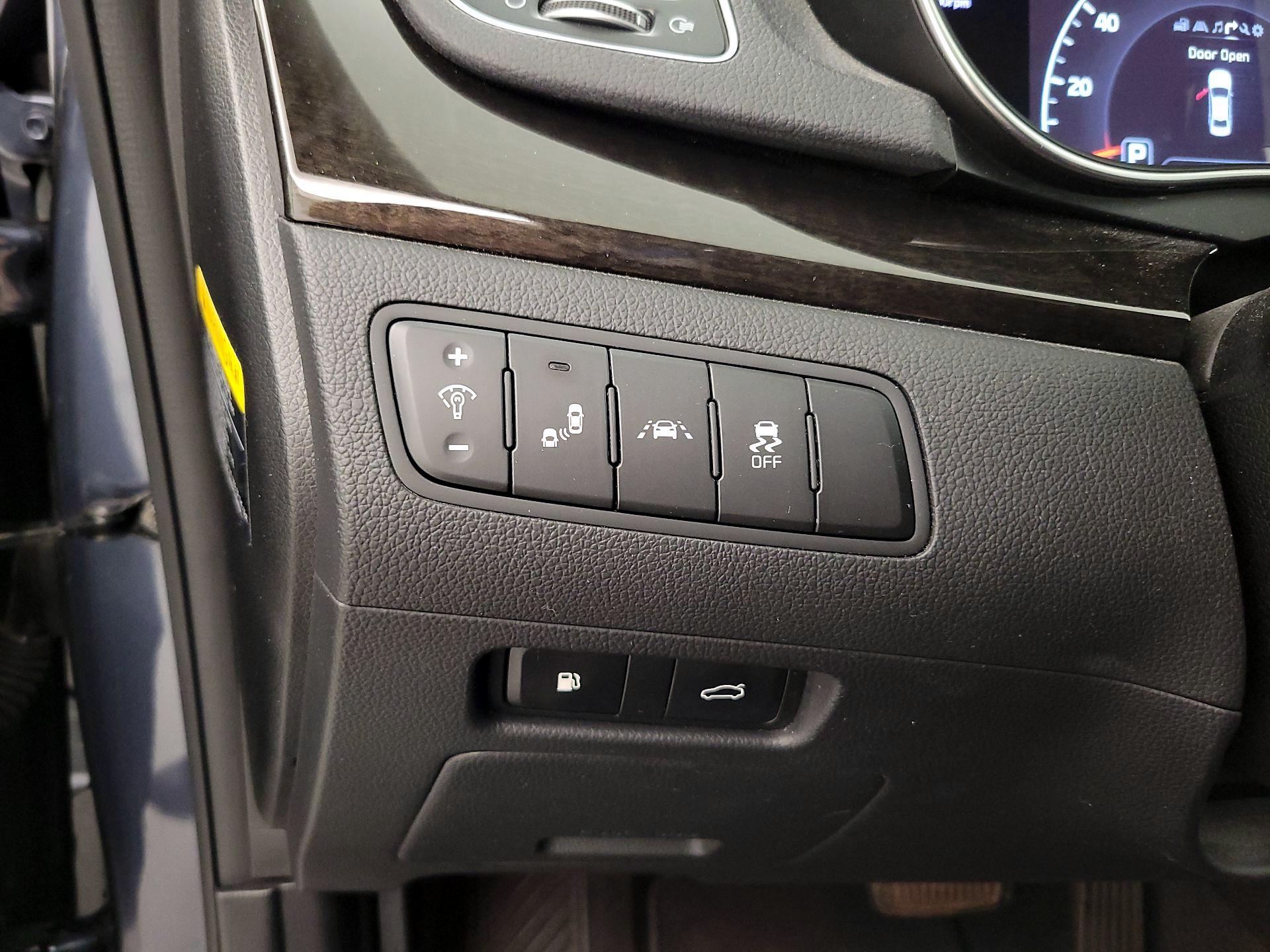 Thumbnail: 2014 Kia Cadenza - 13