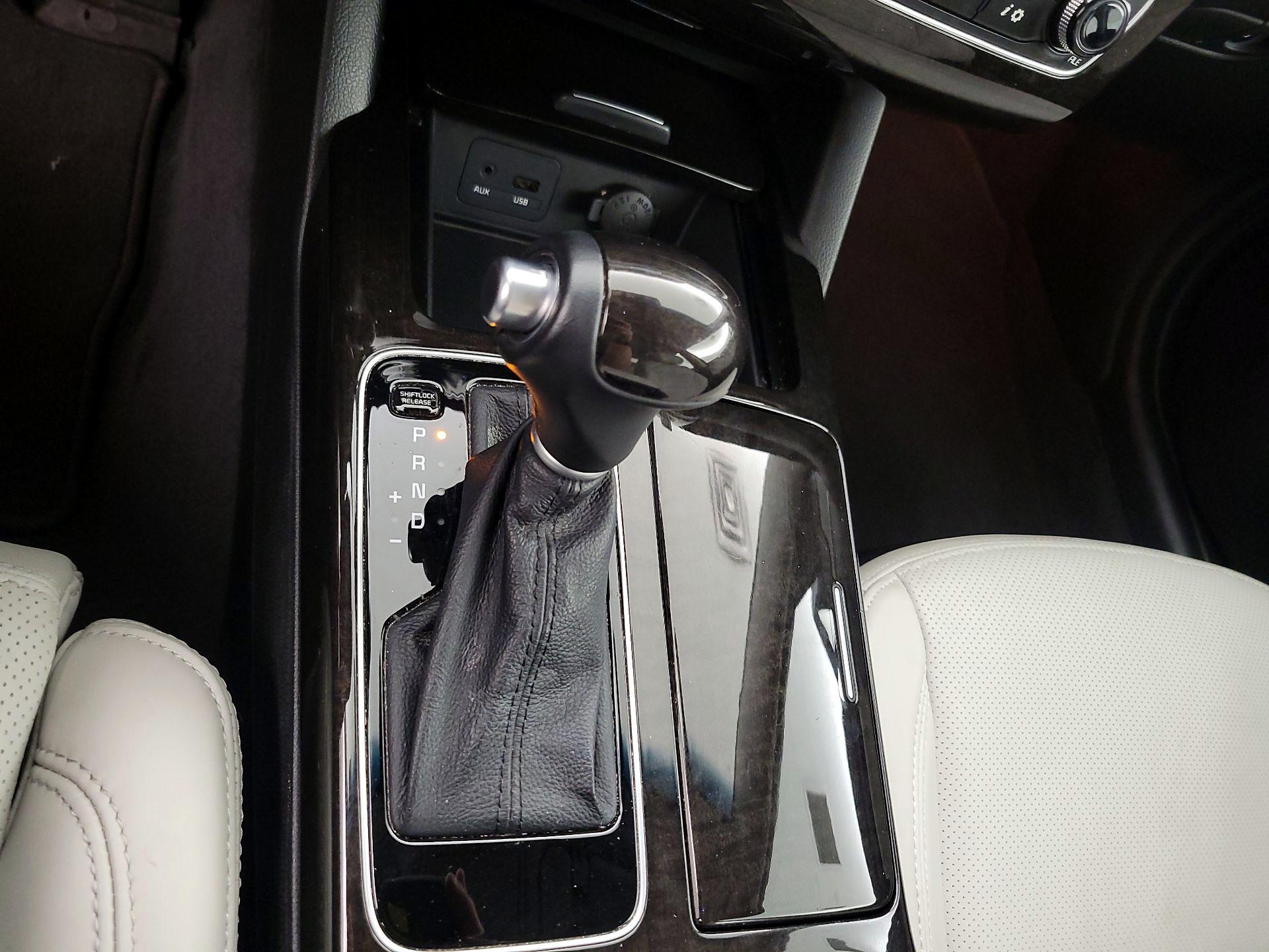 Thumbnail: 2014 Kia Cadenza - 18