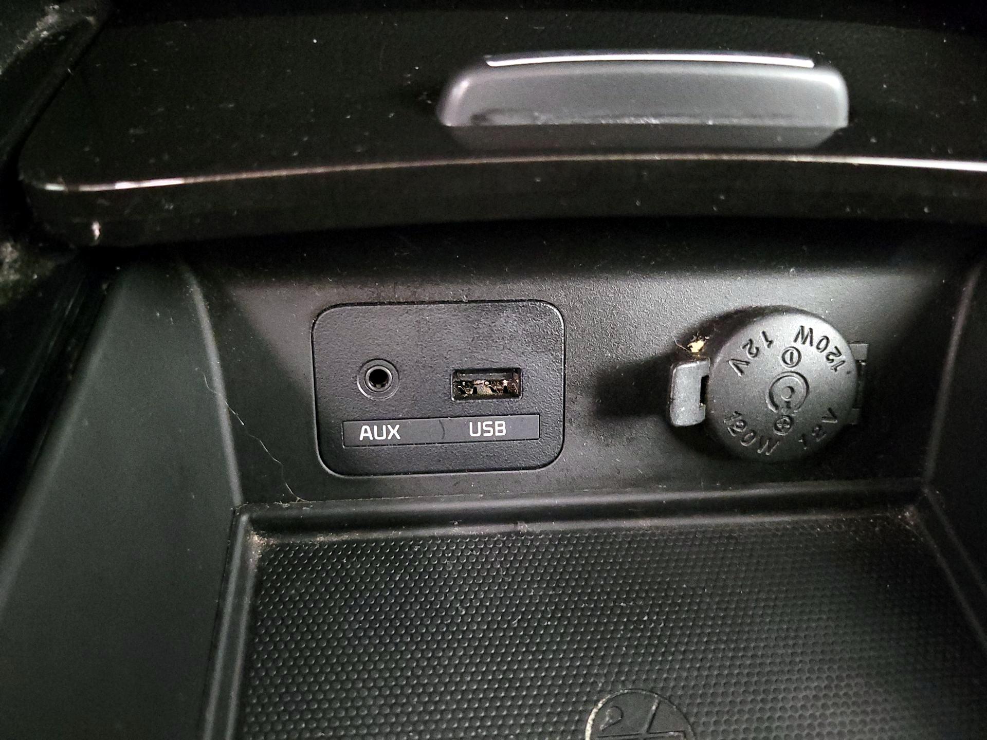 Thumbnail: 2014 Kia Cadenza - 19