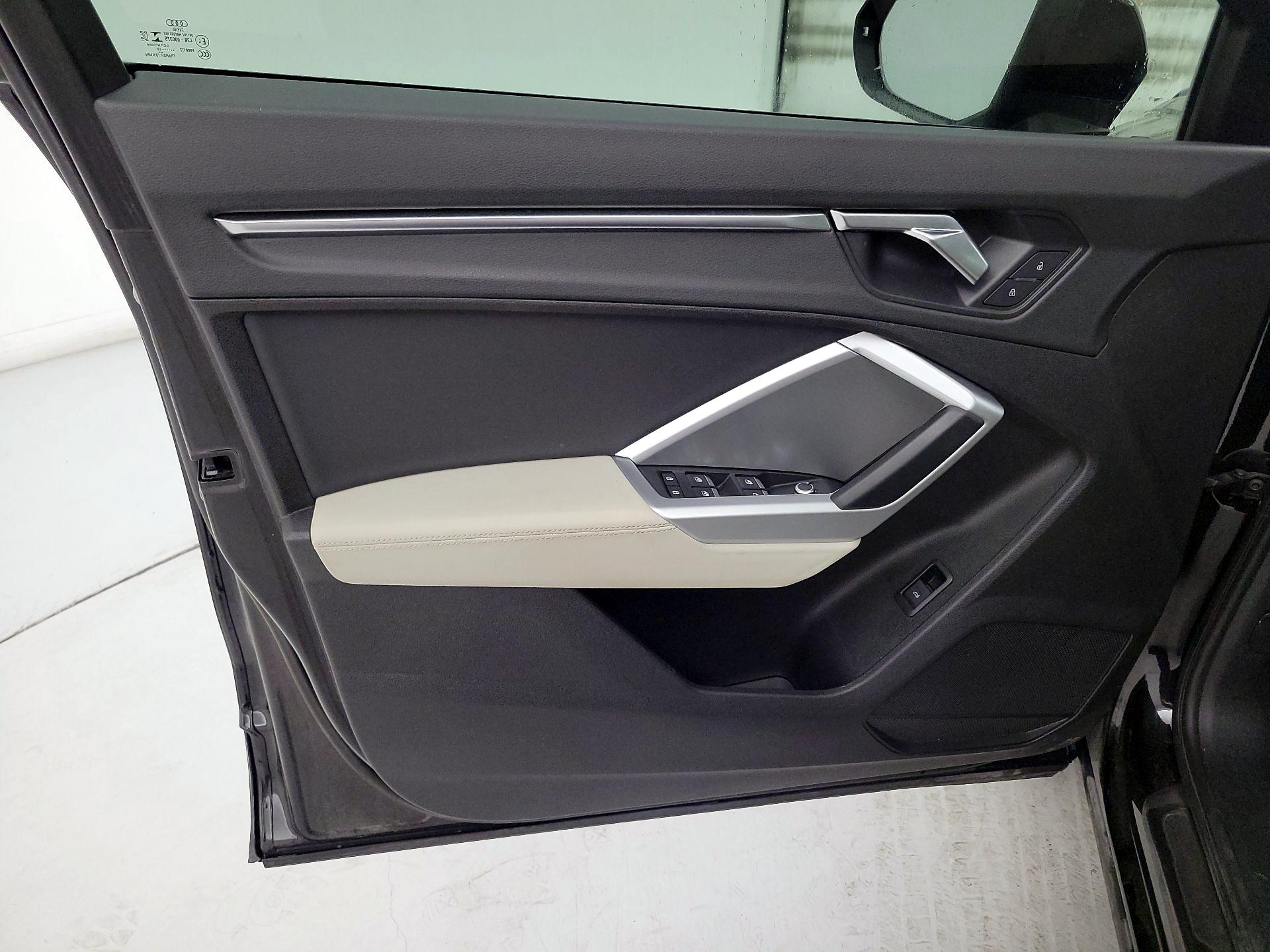 Thumbnail: 2019 Audi Q3 - 12