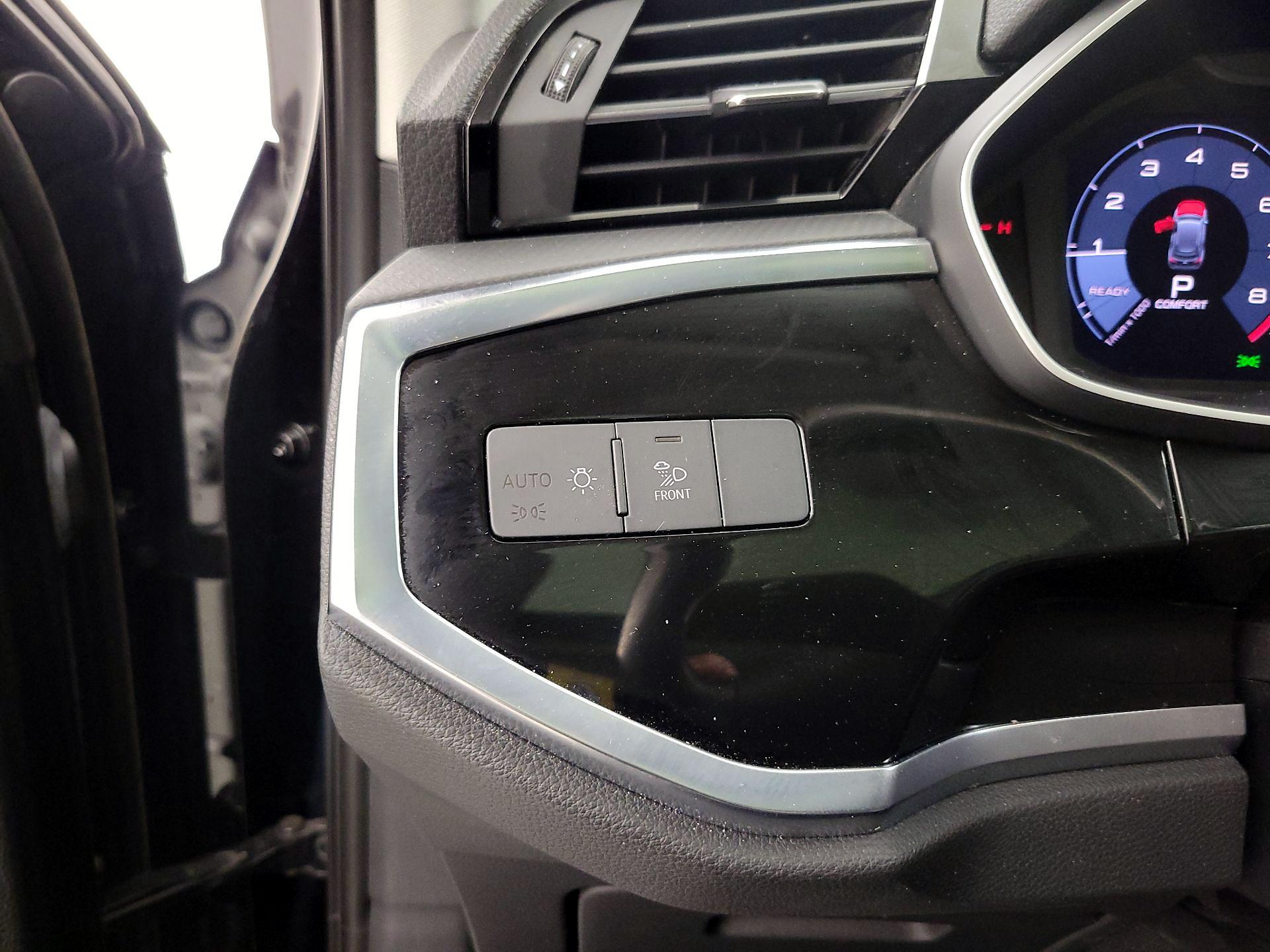 Thumbnail: 2019 Audi Q3 - 13