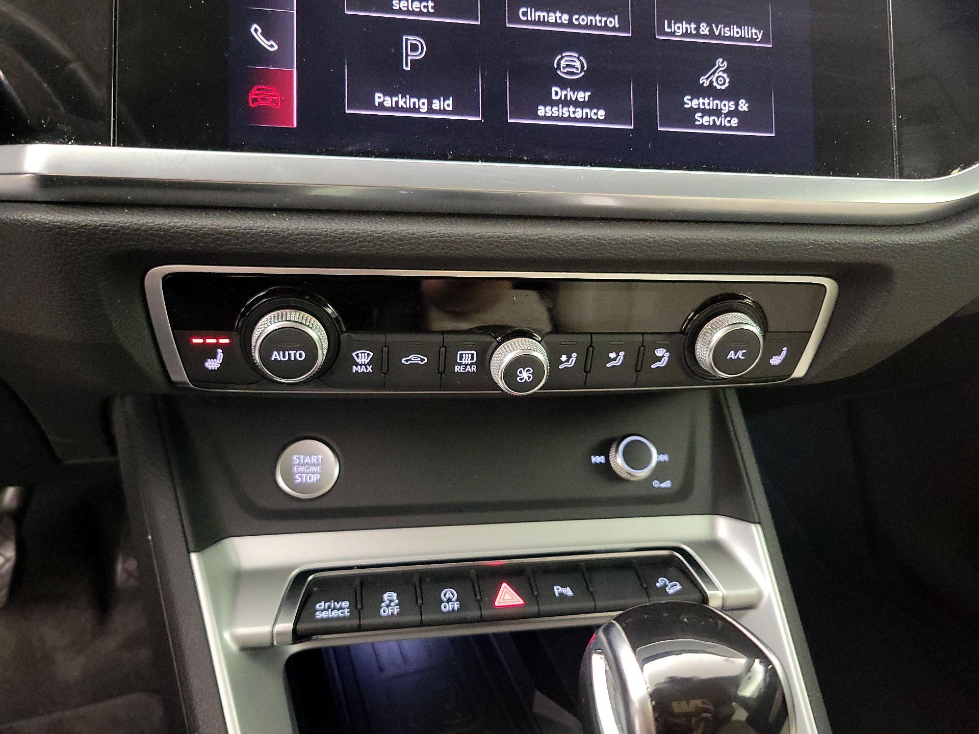 Thumbnail: 2019 Audi Q3 - 16