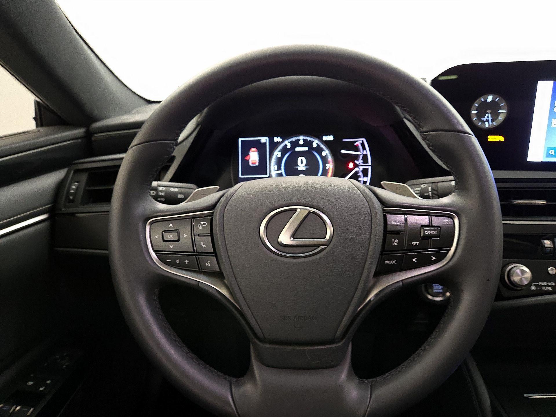 Thumbnail: 2025 Lexus ES - 10