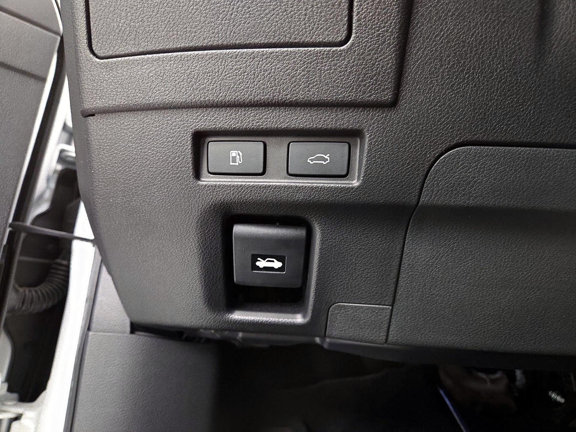 Thumbnail: 2025 Lexus ES - 13