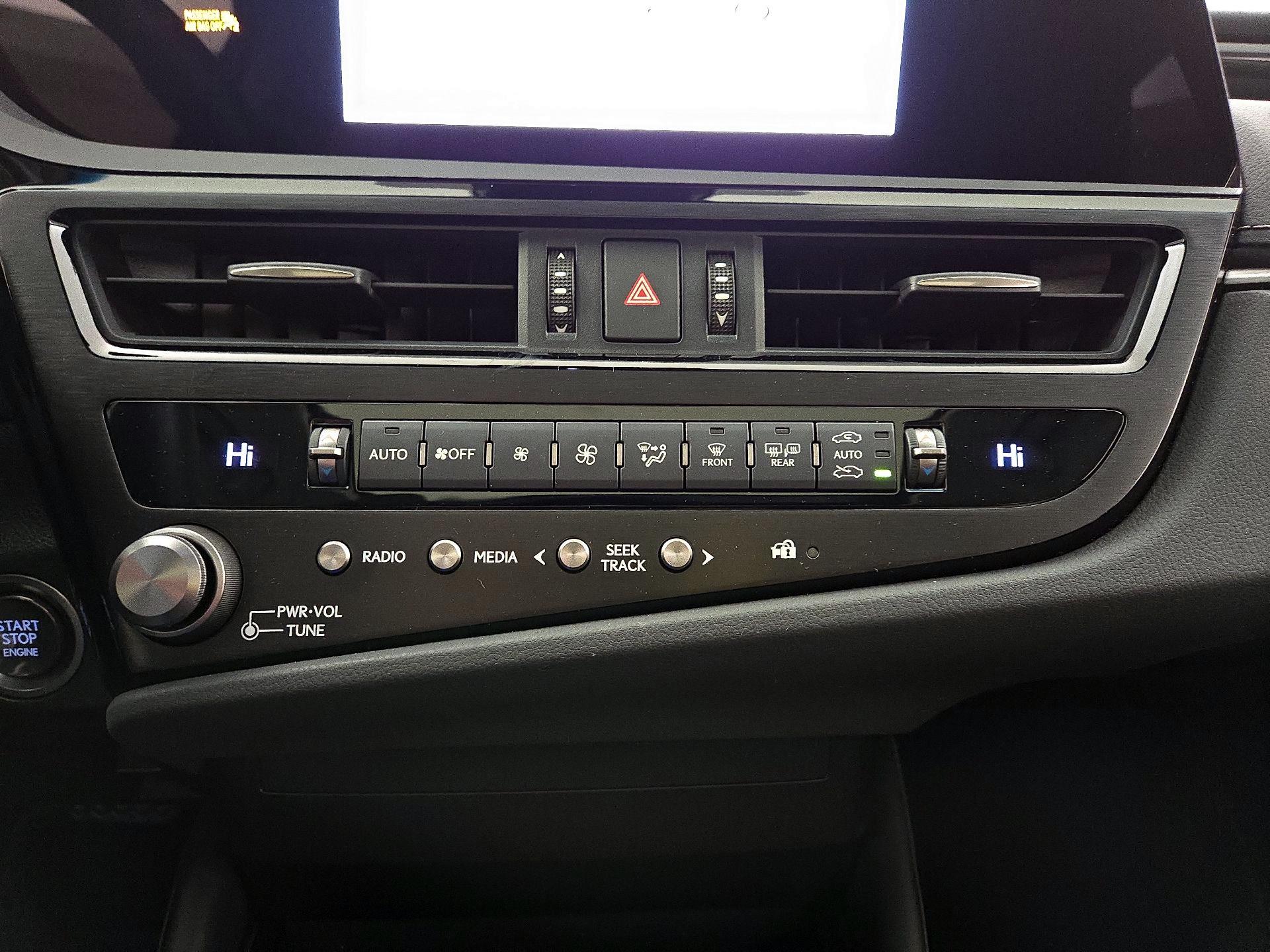 Thumbnail: 2025 Lexus ES - 16