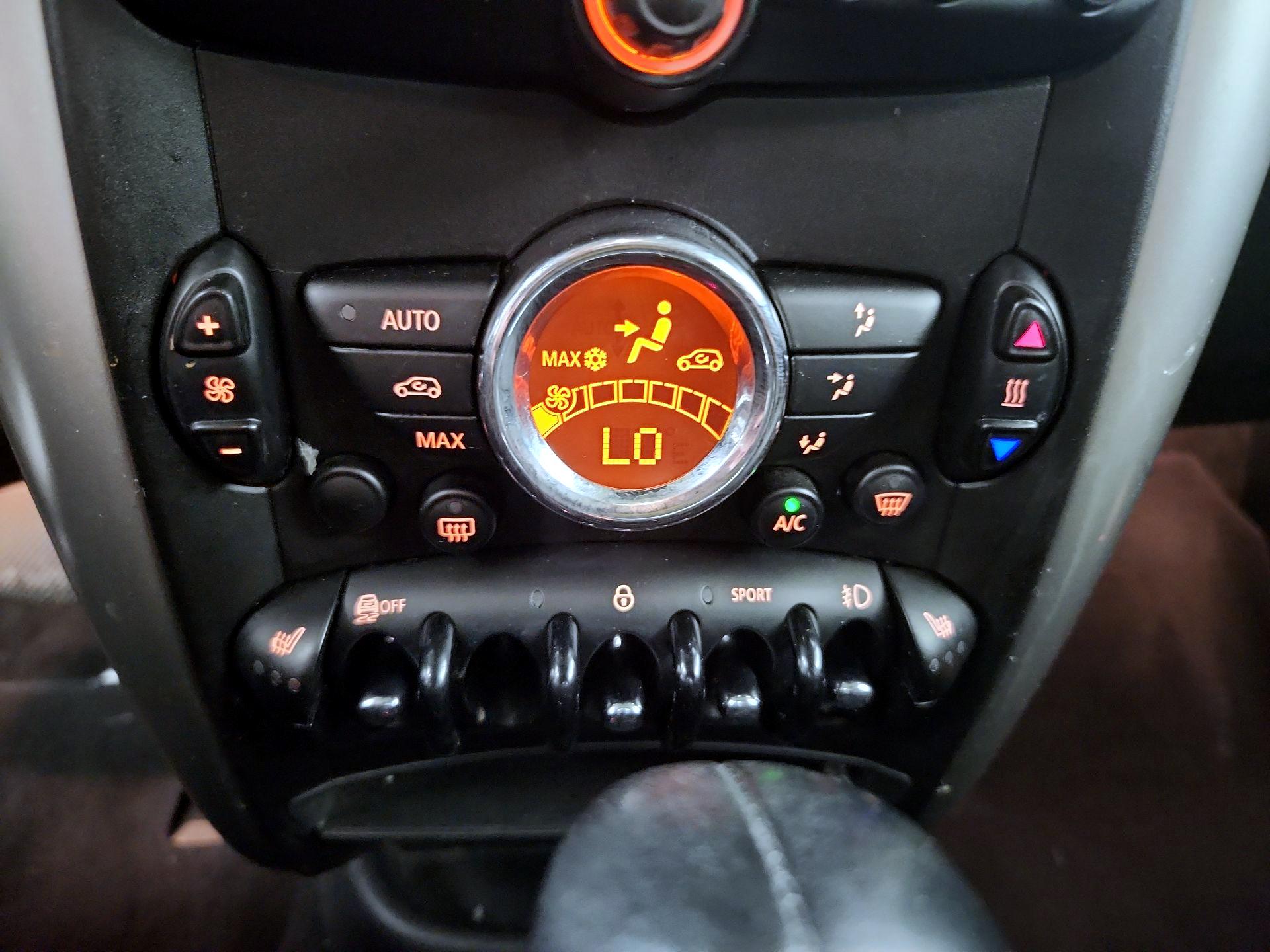 Thumbnail: 2015 MINI Cooper Countryman - 14