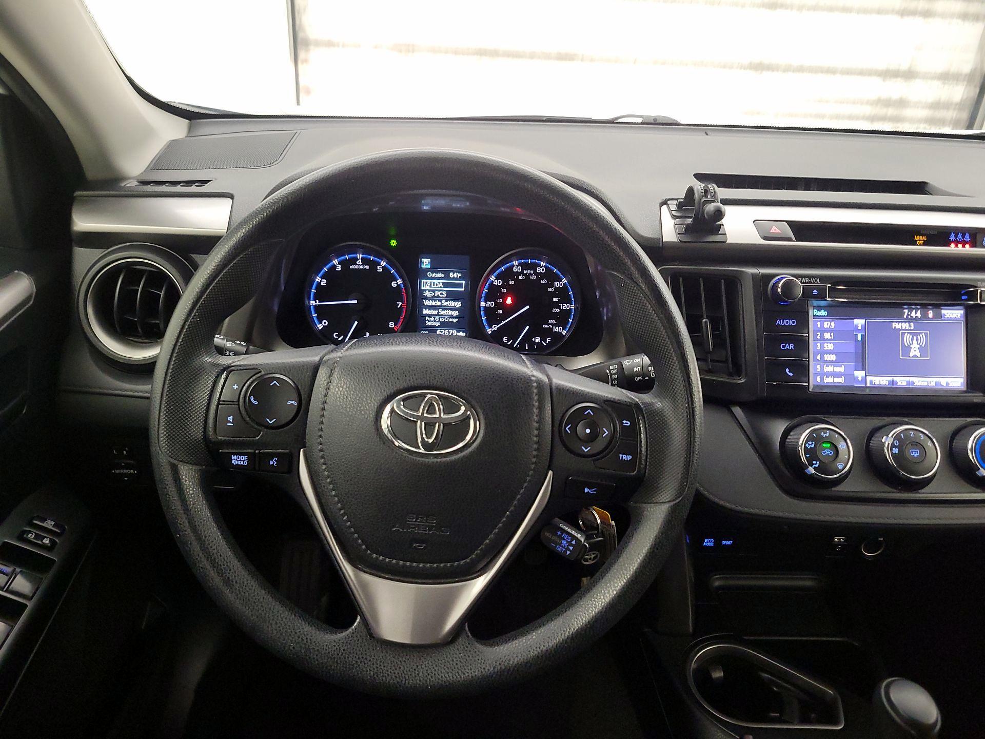 Thumbnail: 2017 Toyota RAV4 - 10