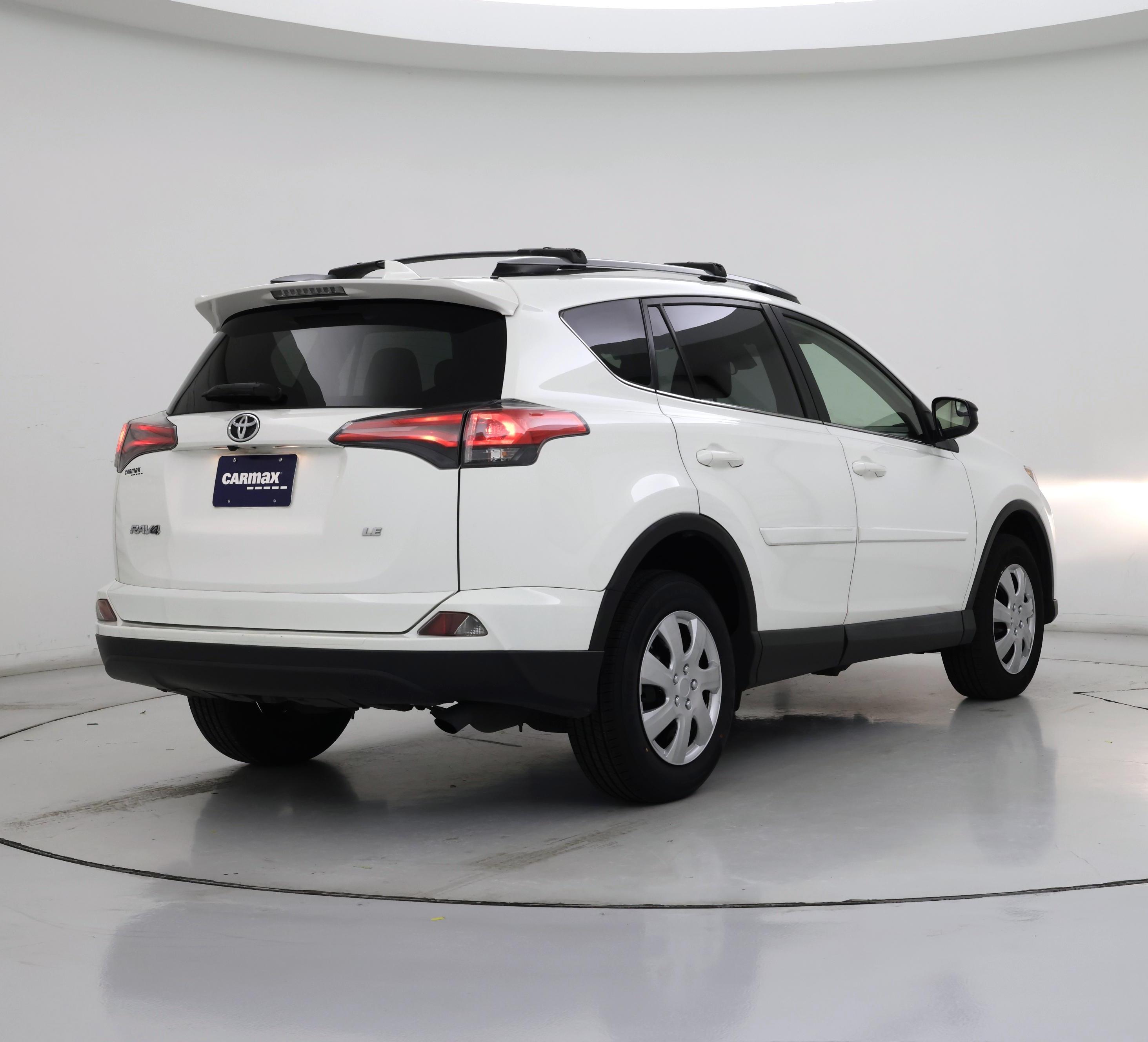 Thumbnail: 2017 Toyota RAV4 - 8