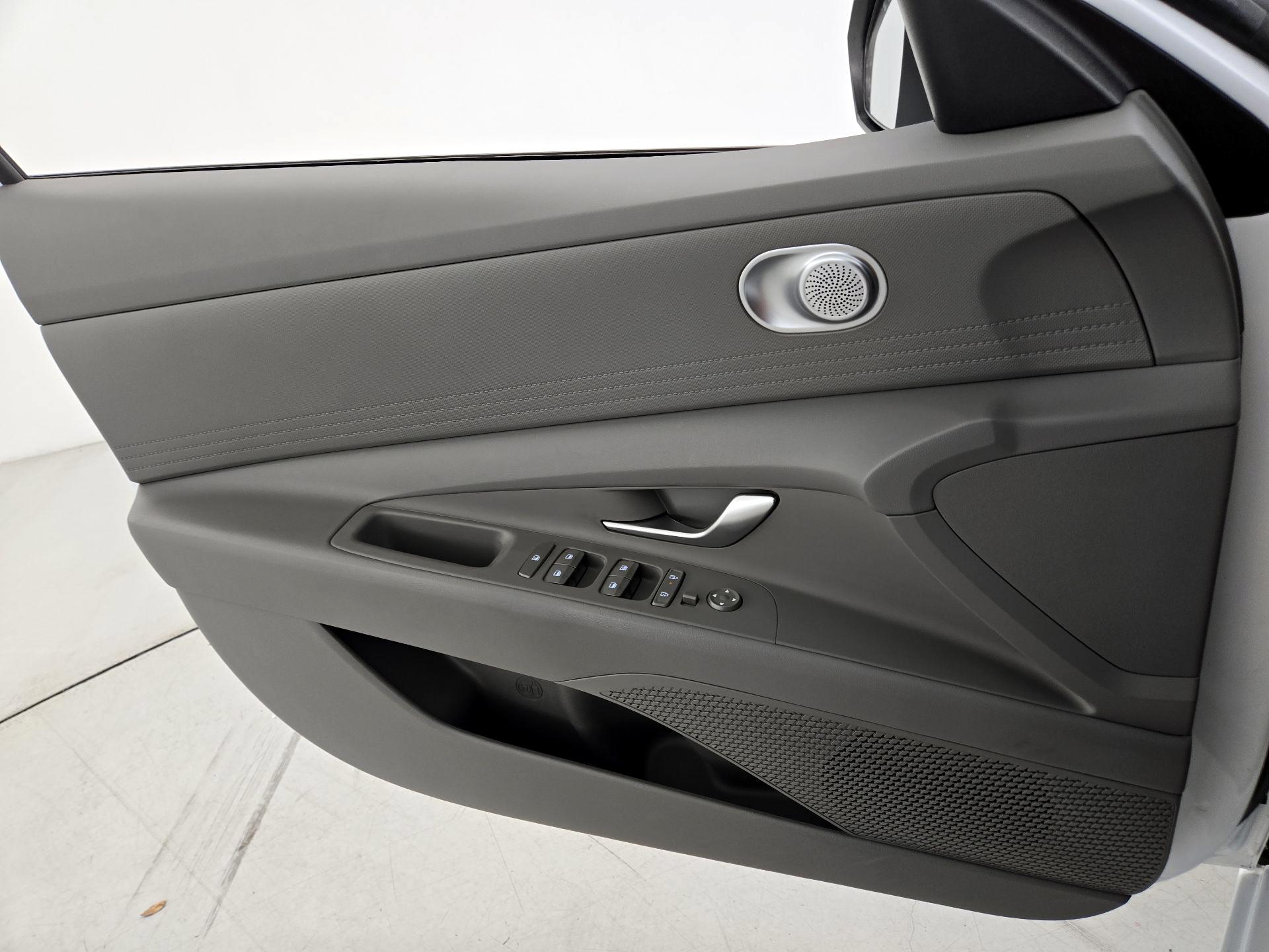 Thumbnail: 2024 Hyundai Elantra - 12