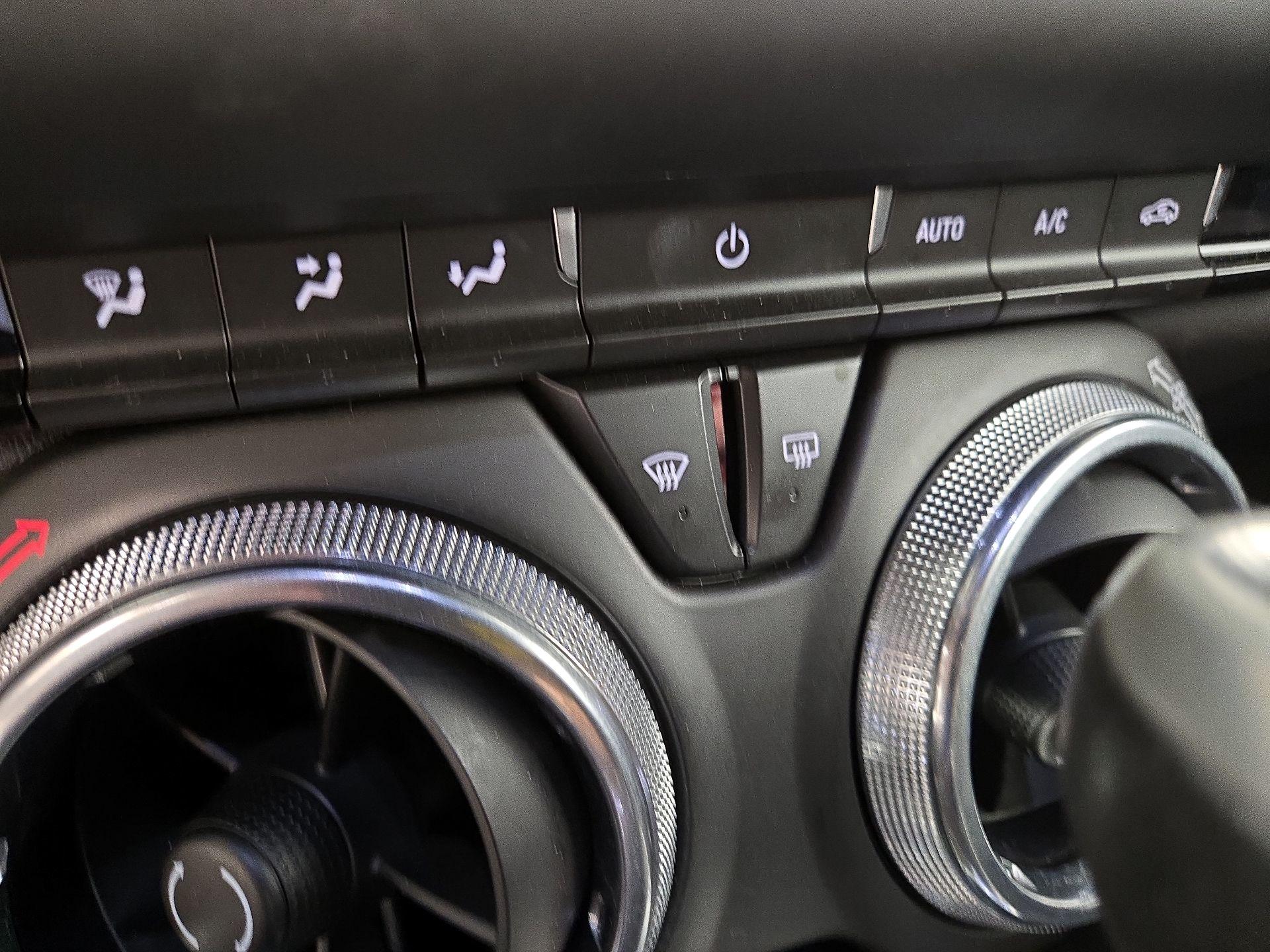 Thumbnail: 2021 Chevrolet Camaro - 16