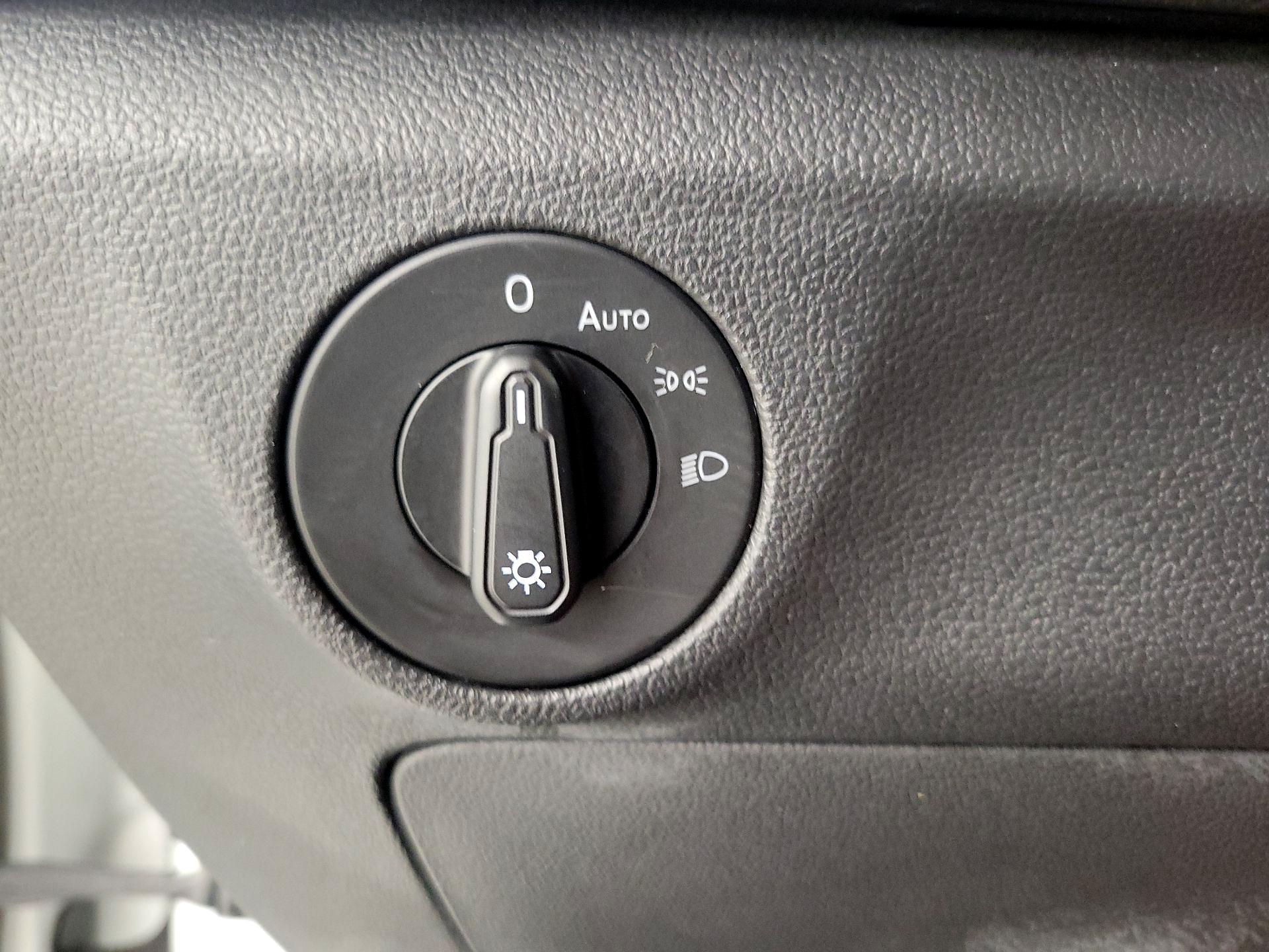 Thumbnail: 2020 Volkswagen Jetta - 13