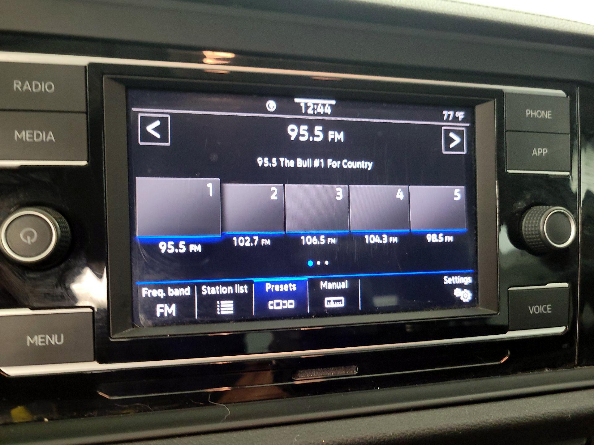 Thumbnail: 2020 Volkswagen Jetta - 15