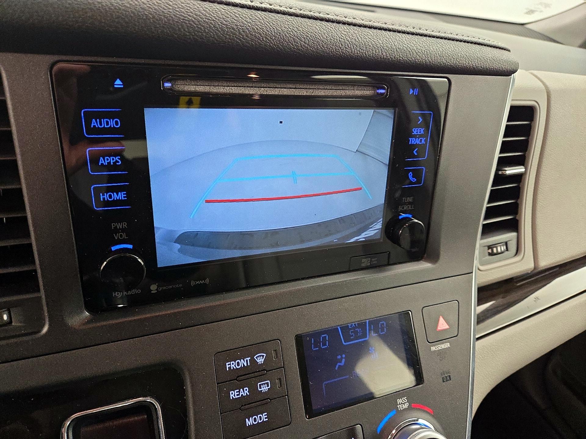 Thumbnail: 2017 Toyota Sienna - 15