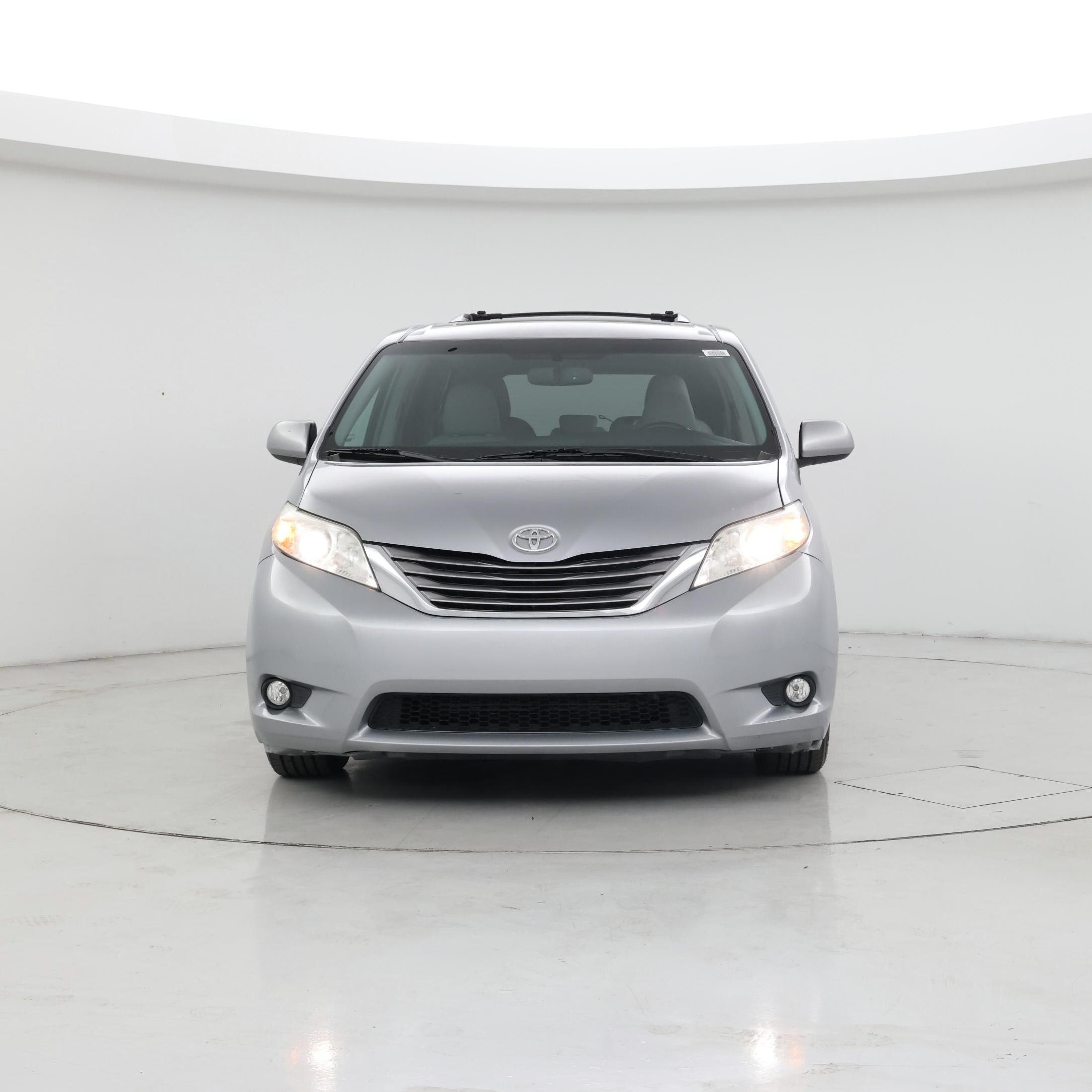 Thumbnail: 2017 Toyota Sienna - 5