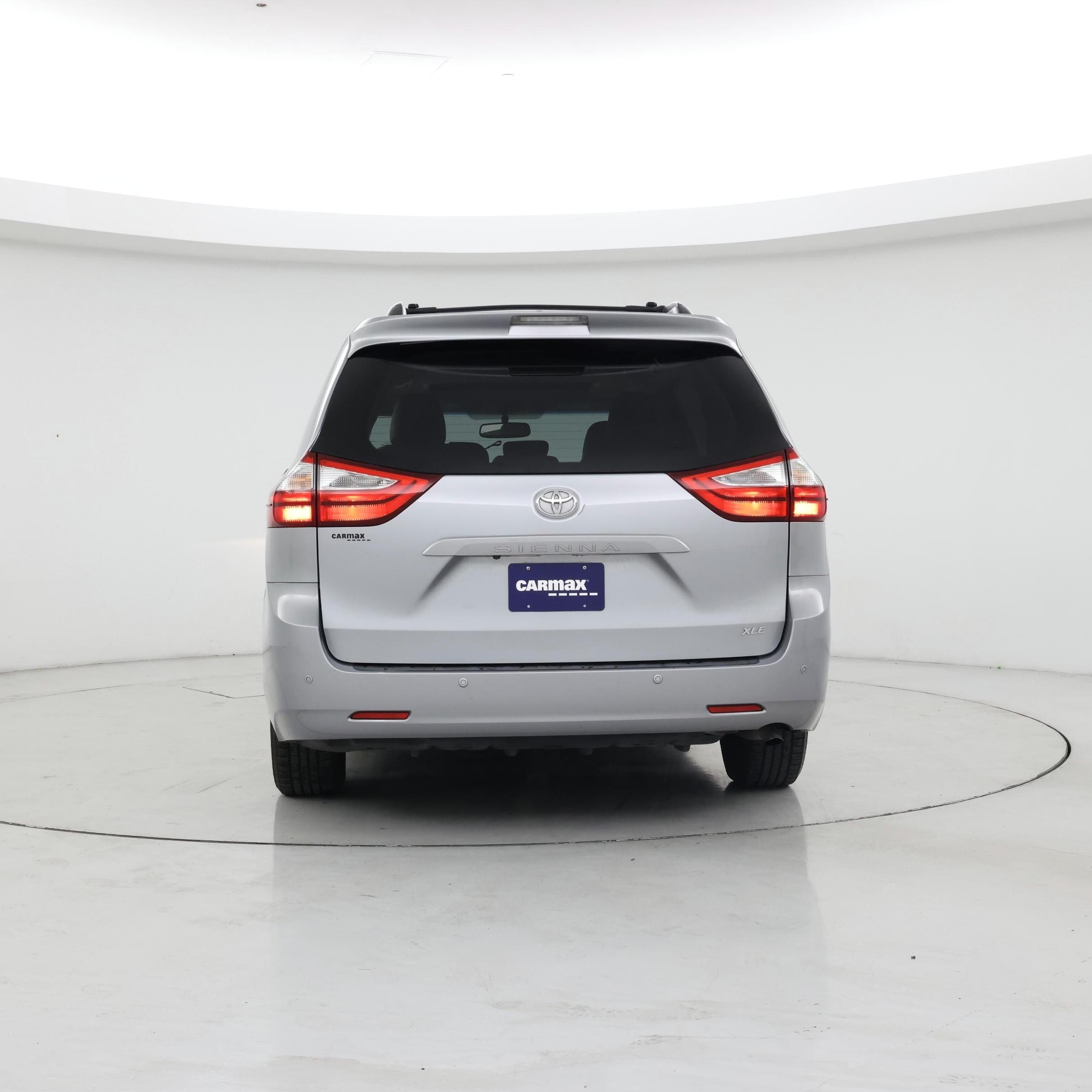 Thumbnail: 2017 Toyota Sienna - 6