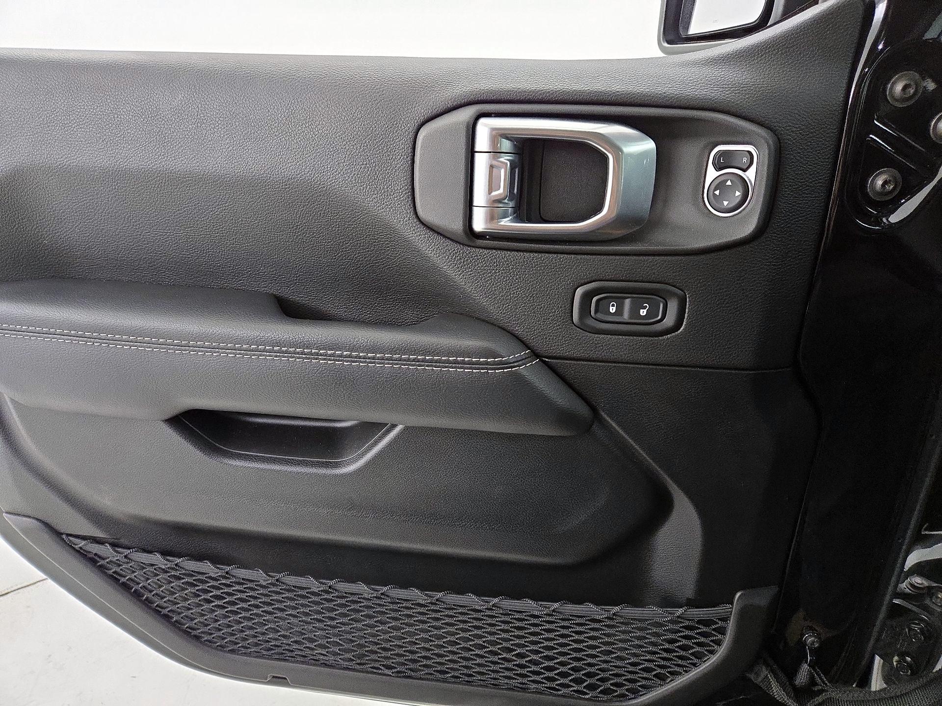 Thumbnail: 2022 Jeep Wrangler - 12