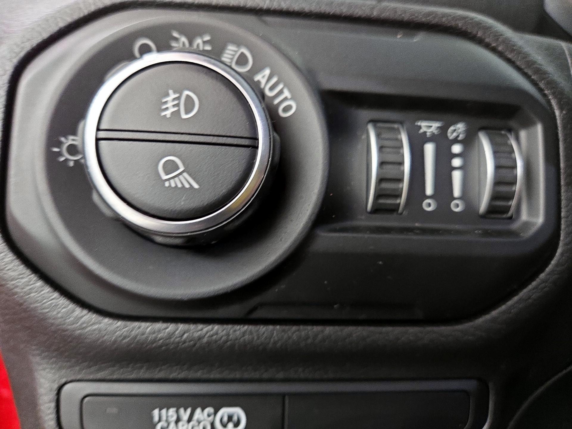 Thumbnail: 2020 Jeep Gladiator - 13