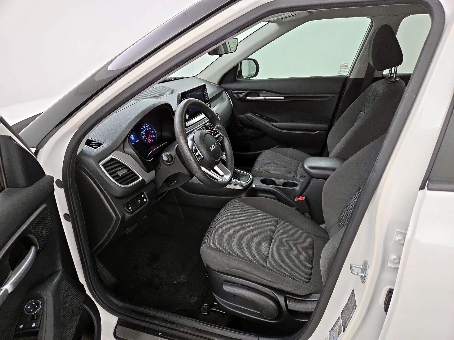 Thumbnail: 2022 Kia Seltos - 11