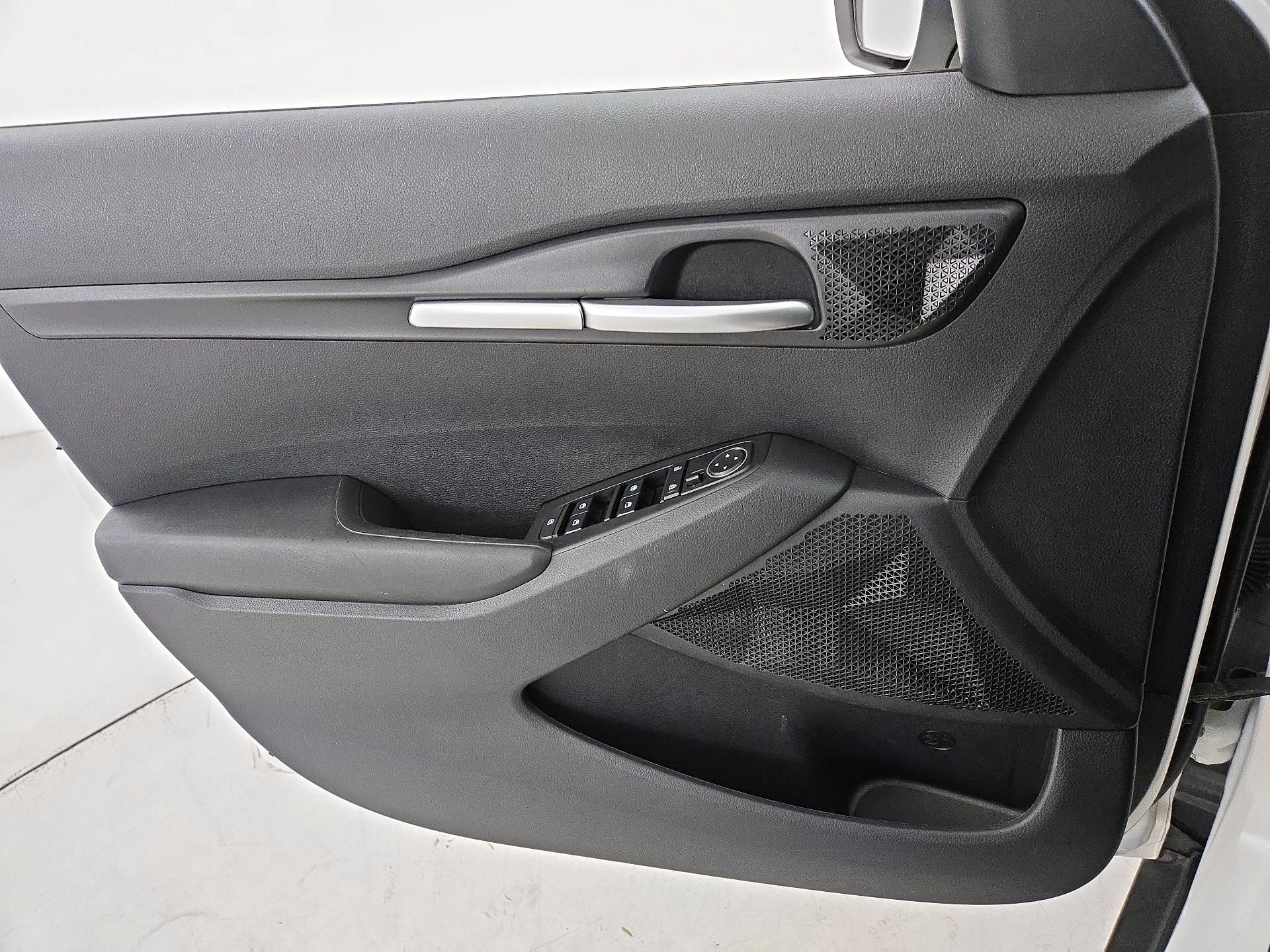 Thumbnail: 2022 Kia Seltos - 12