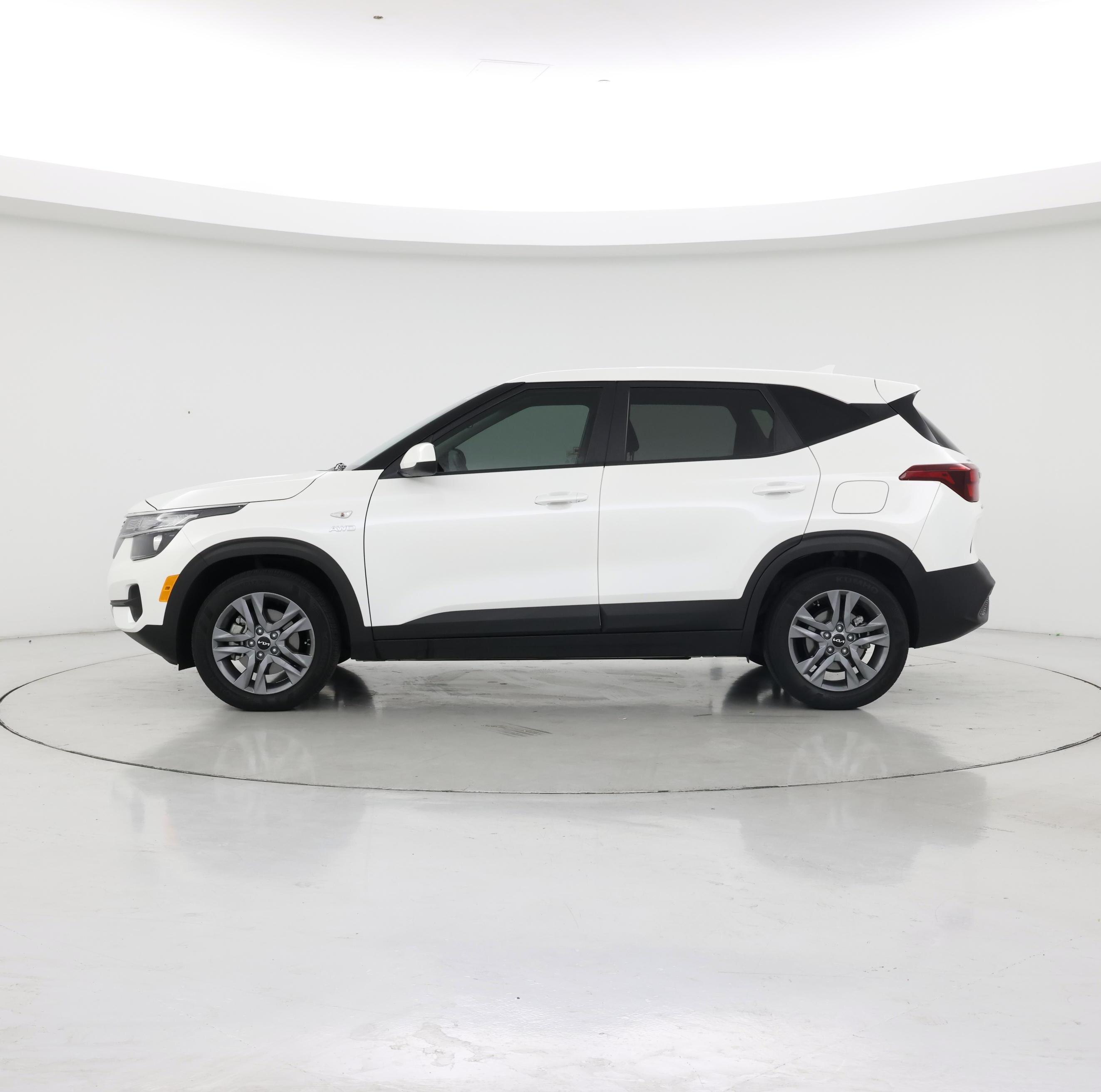 Thumbnail: 2022 Kia Seltos - 3