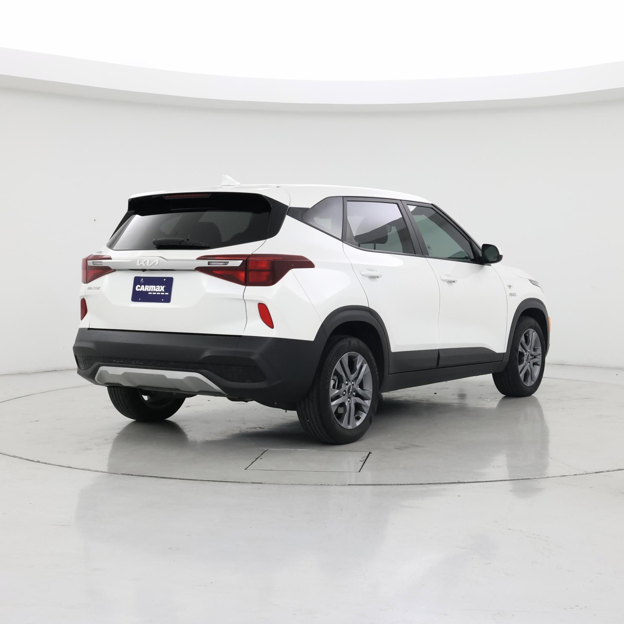 Thumbnail: 2022 Kia Seltos - 8