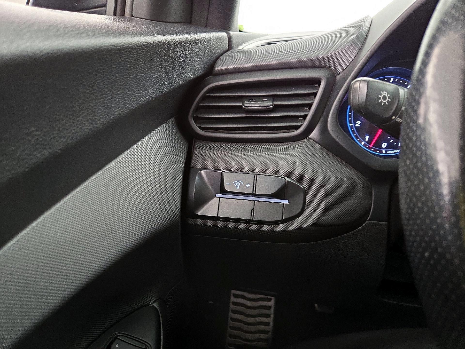 Thumbnail: 2020 Hyundai Veloster - 13