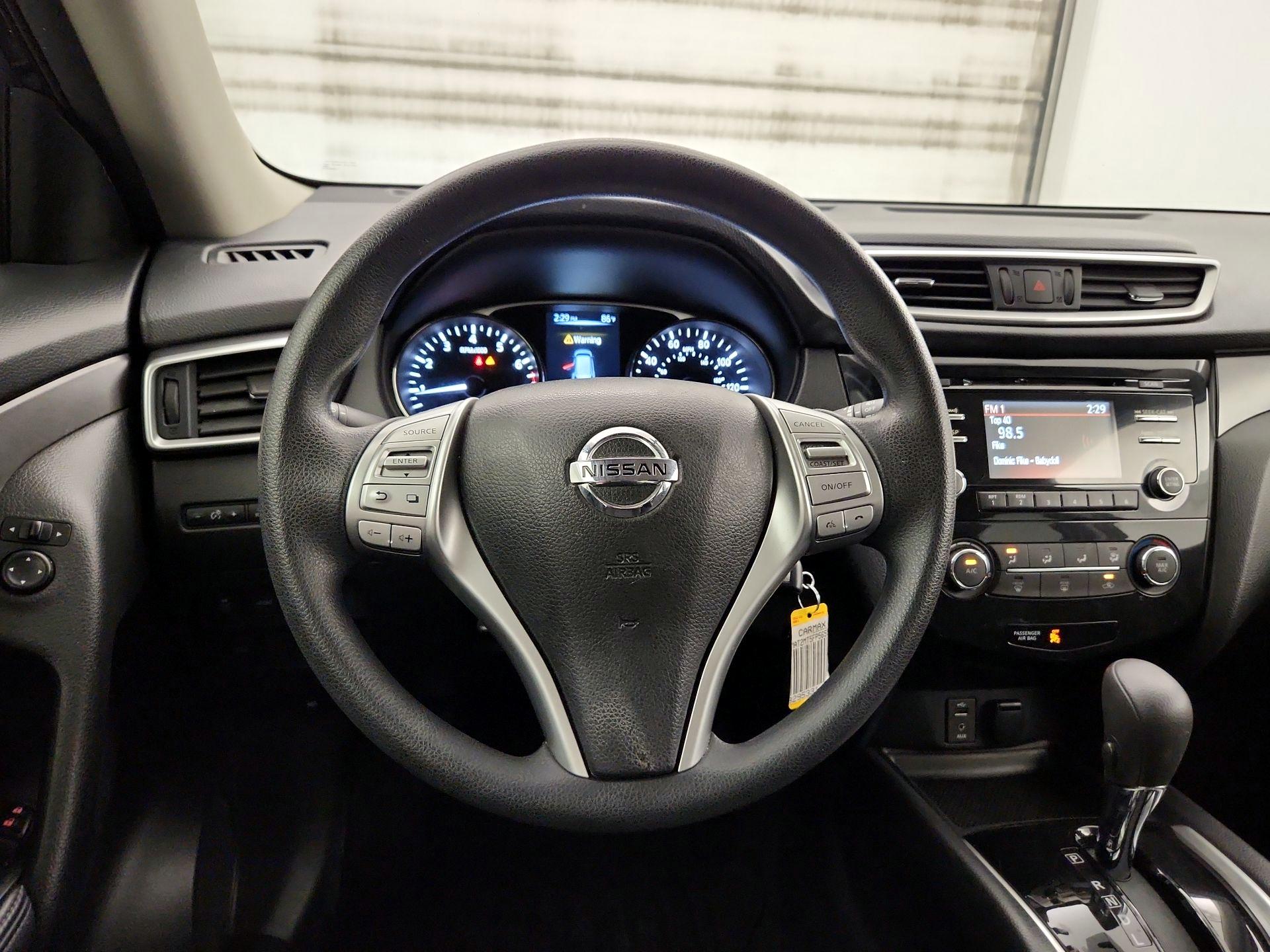 Thumbnail: 2015 Nissan Rogue - 10