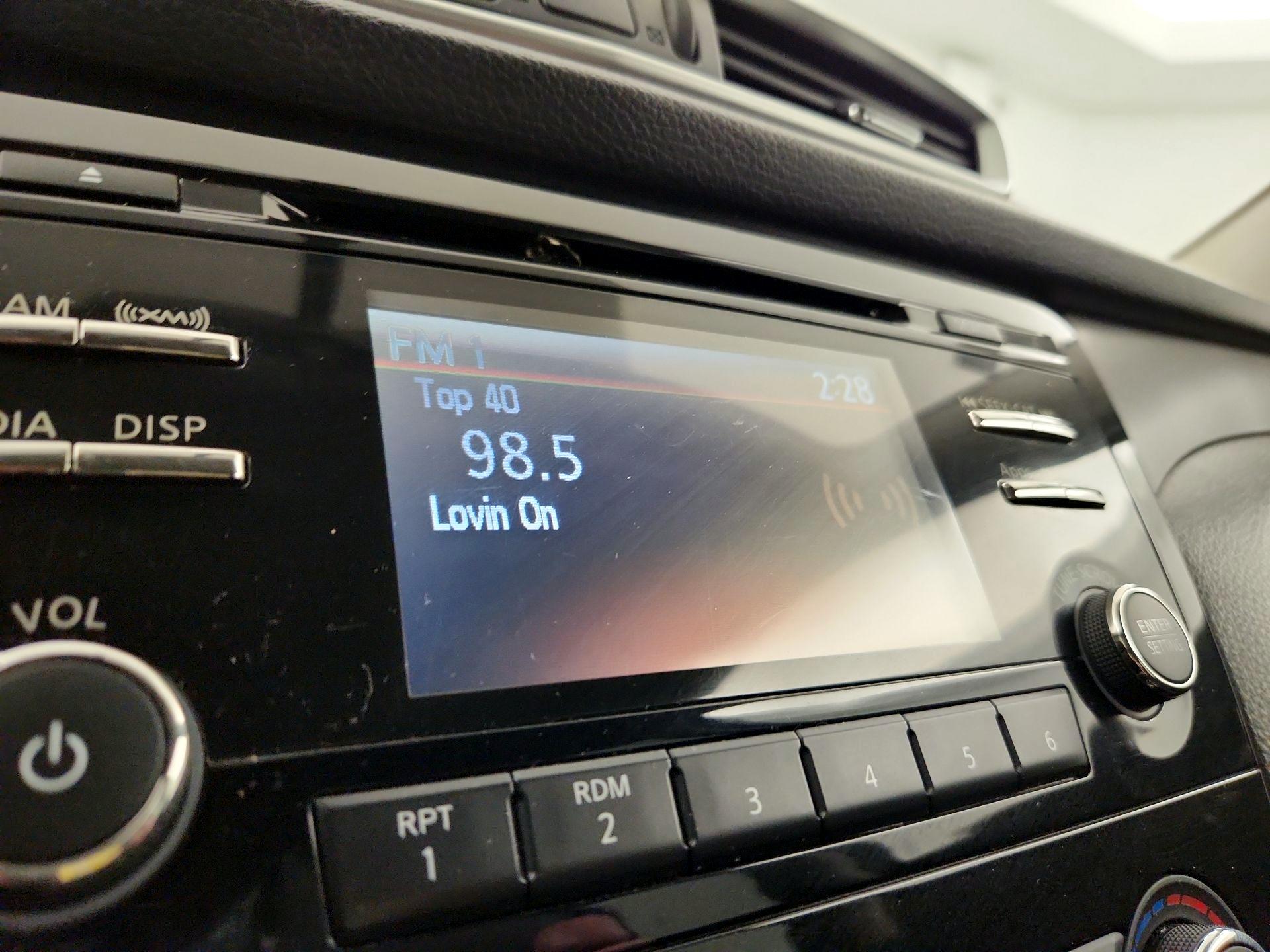 Thumbnail: 2015 Nissan Rogue - 15