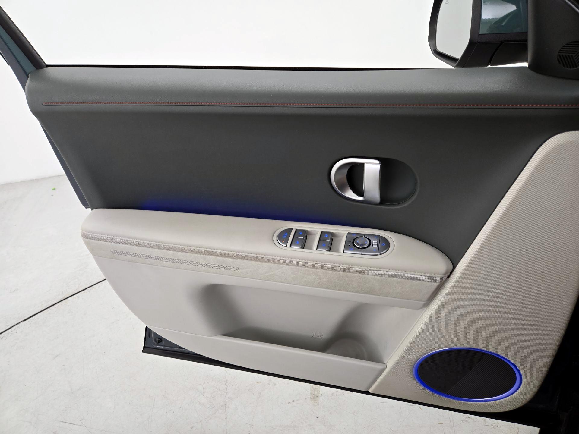 Thumbnail: 2023 Hyundai Ioniq 5 - 12