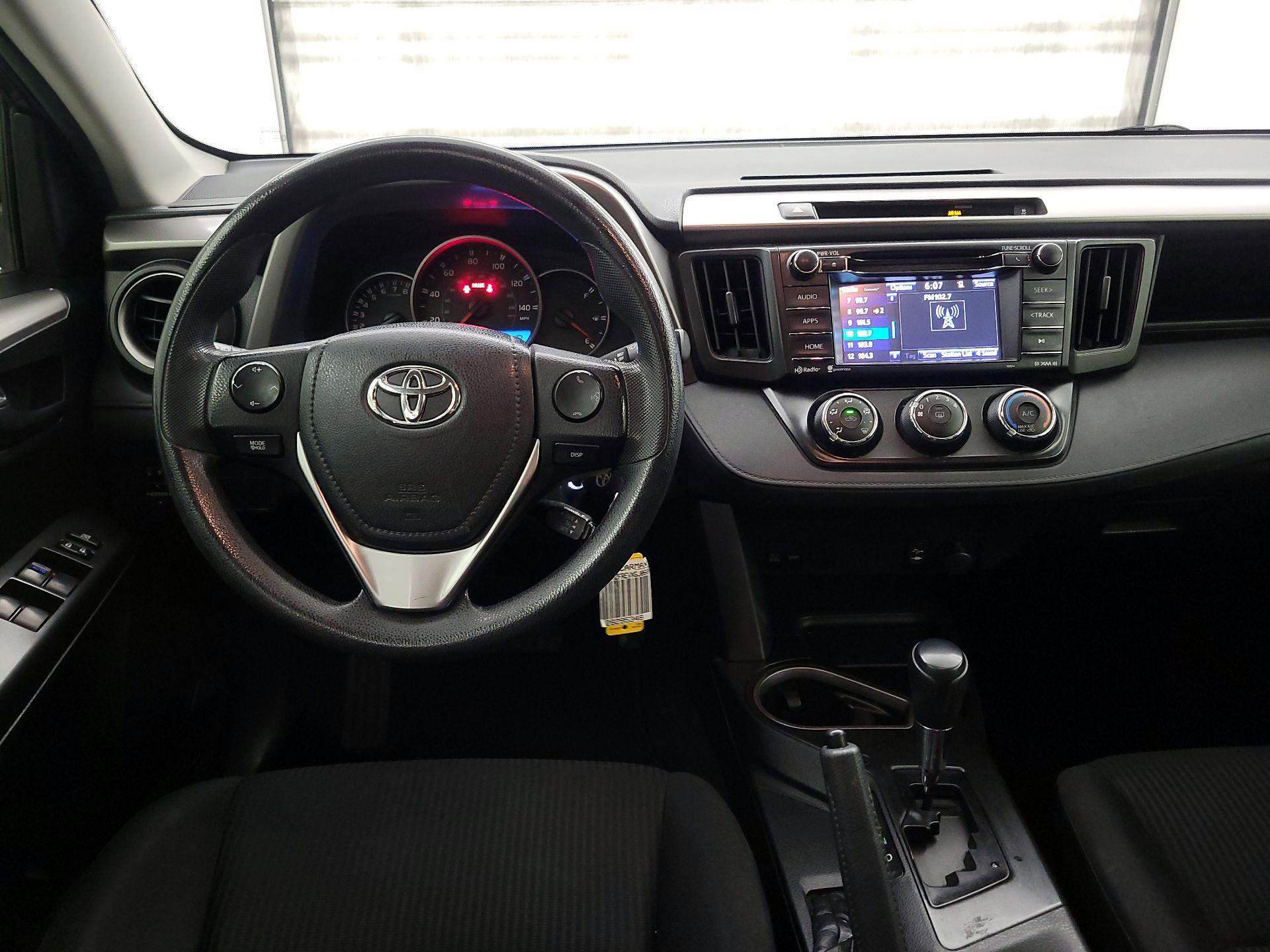 Thumbnail: 2016 Toyota RAV4 - 9