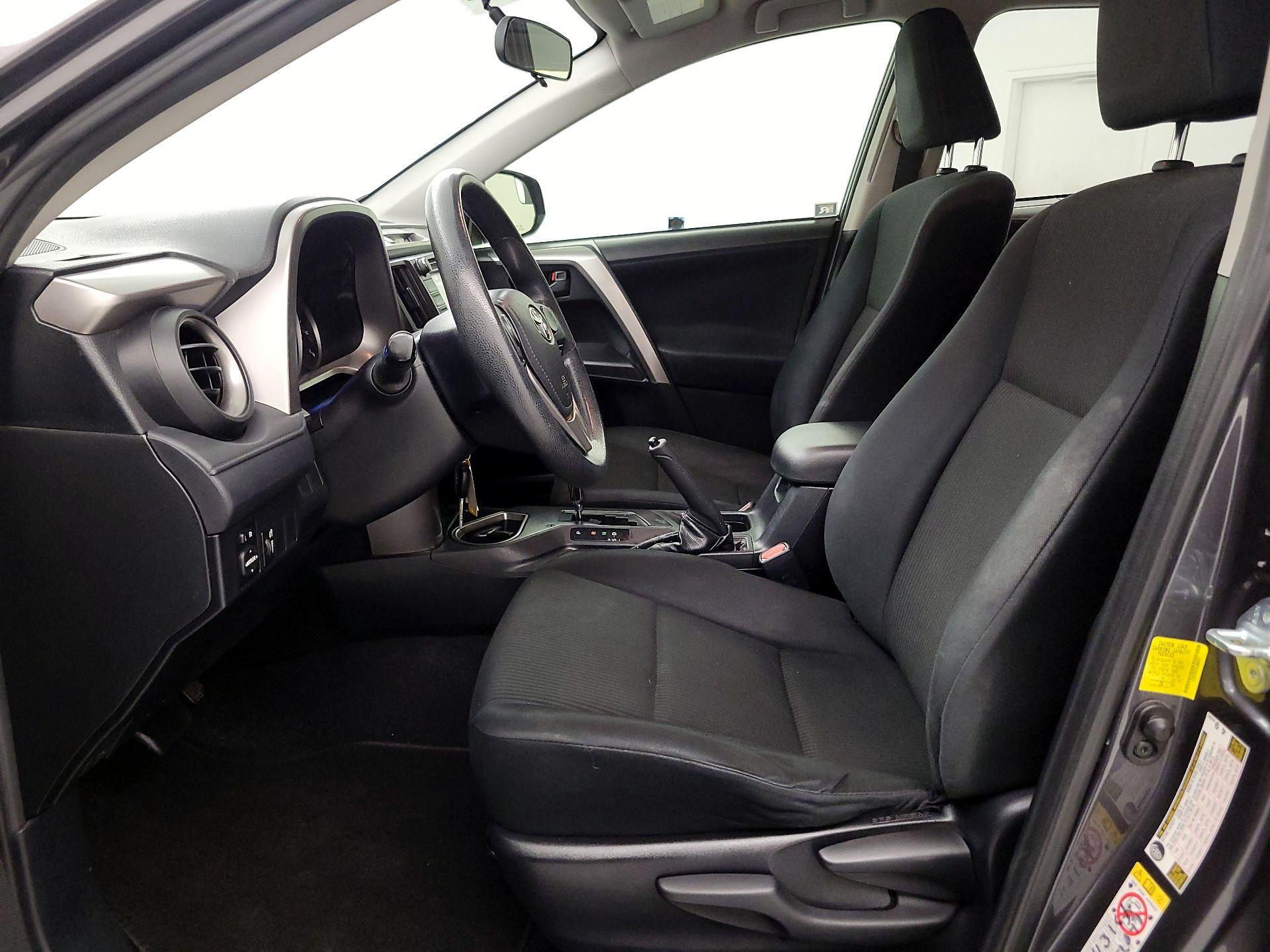 Thumbnail: 2016 Toyota RAV4 - 11