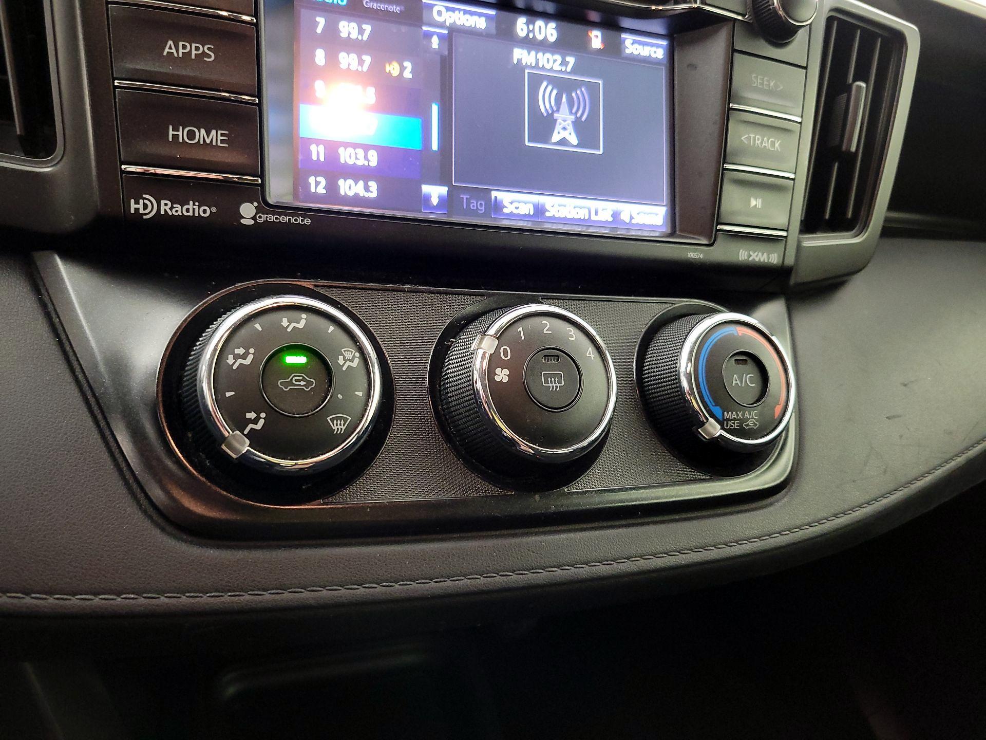 Thumbnail: 2016 Toyota RAV4 - 16