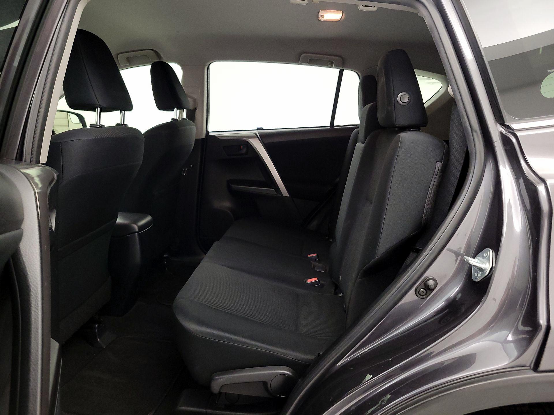 Thumbnail: 2016 Toyota RAV4 - 19