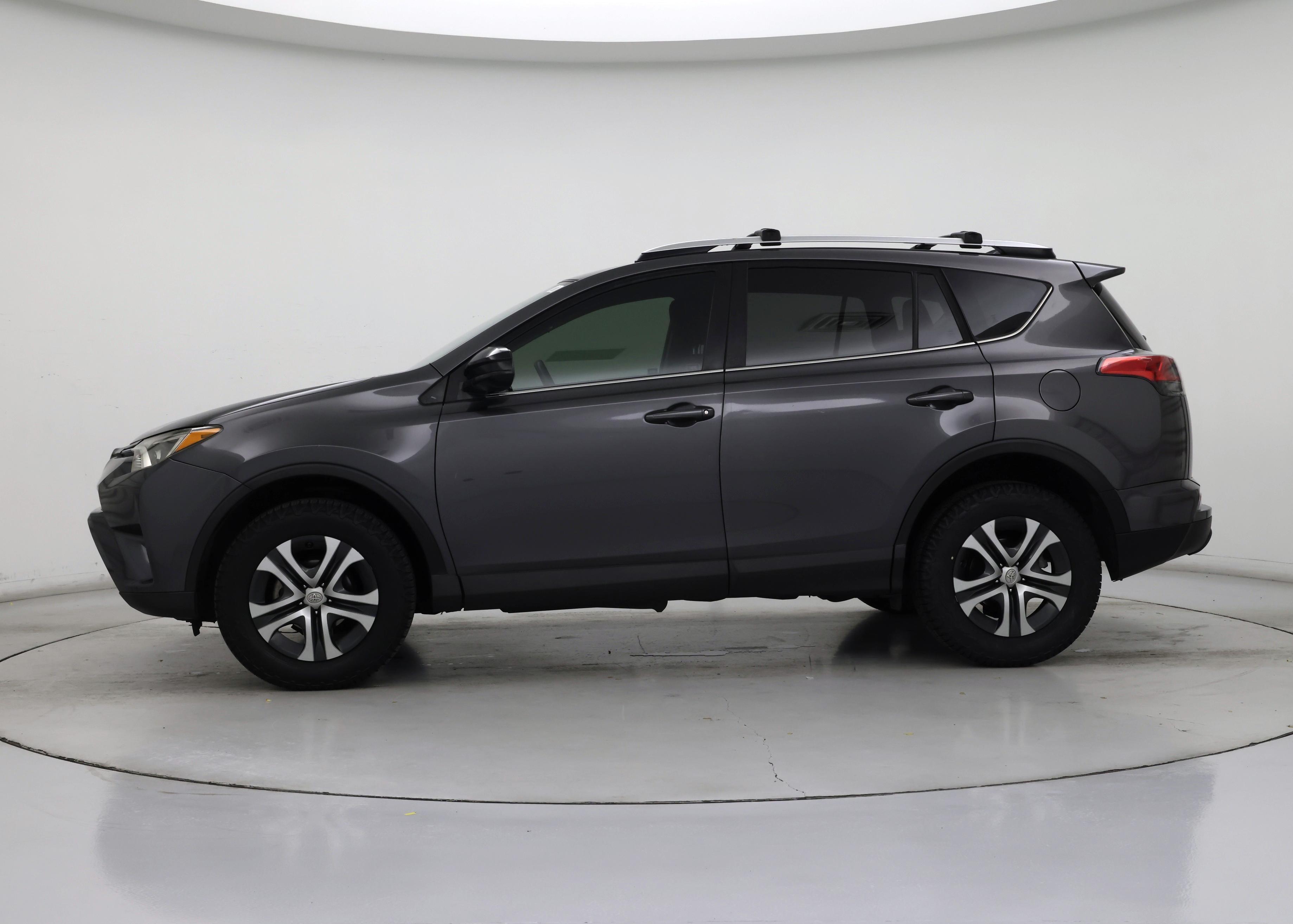 Thumbnail: 2016 Toyota RAV4 - 3