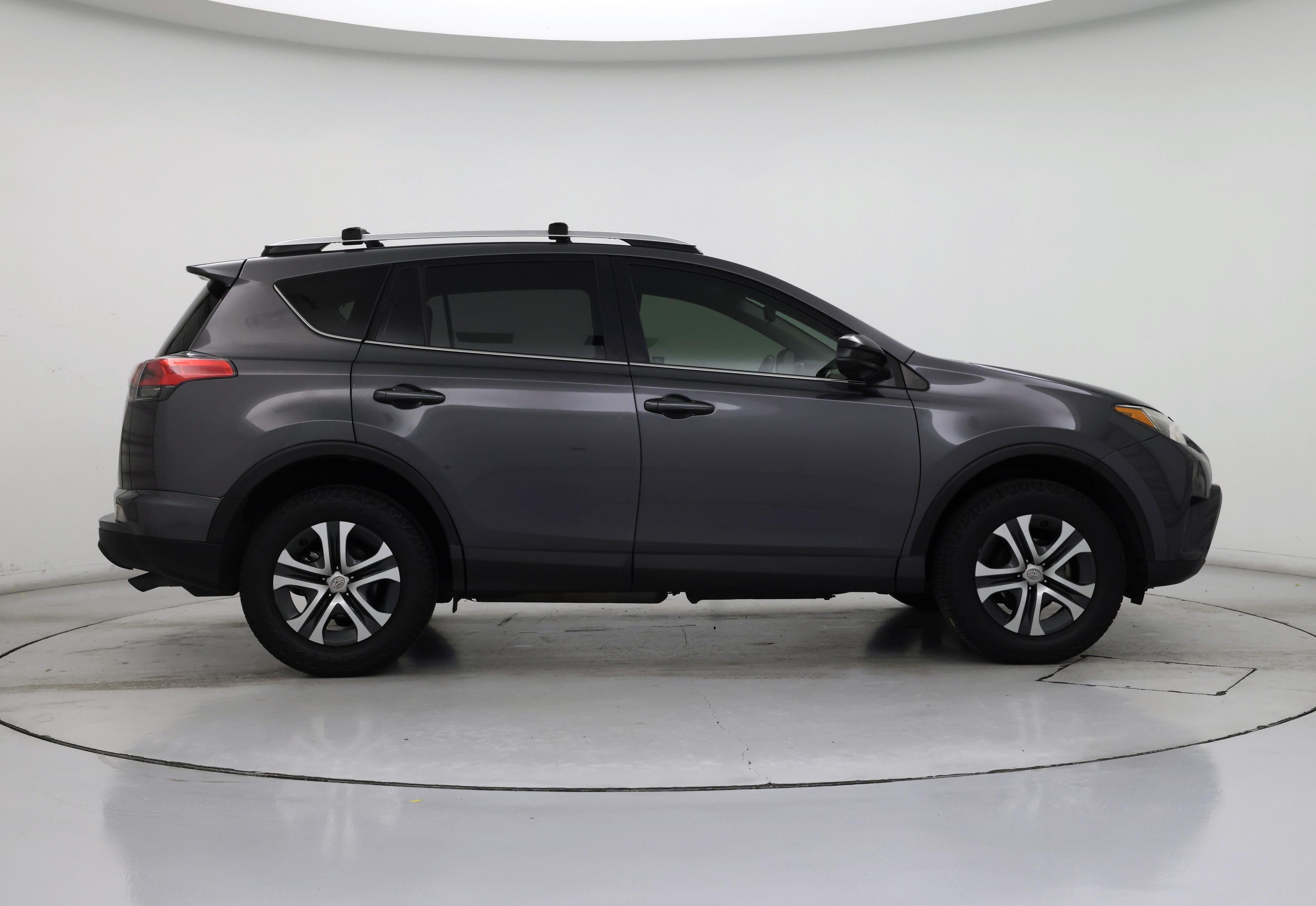 Thumbnail: 2016 Toyota RAV4 - 7