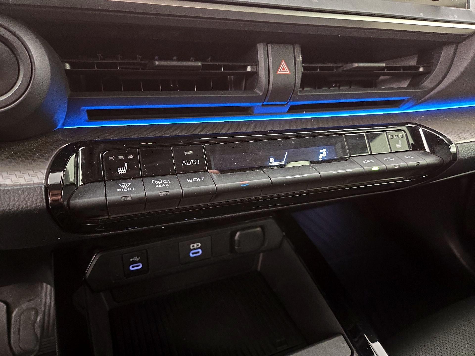 Thumbnail: 2024 Toyota Prius - 17