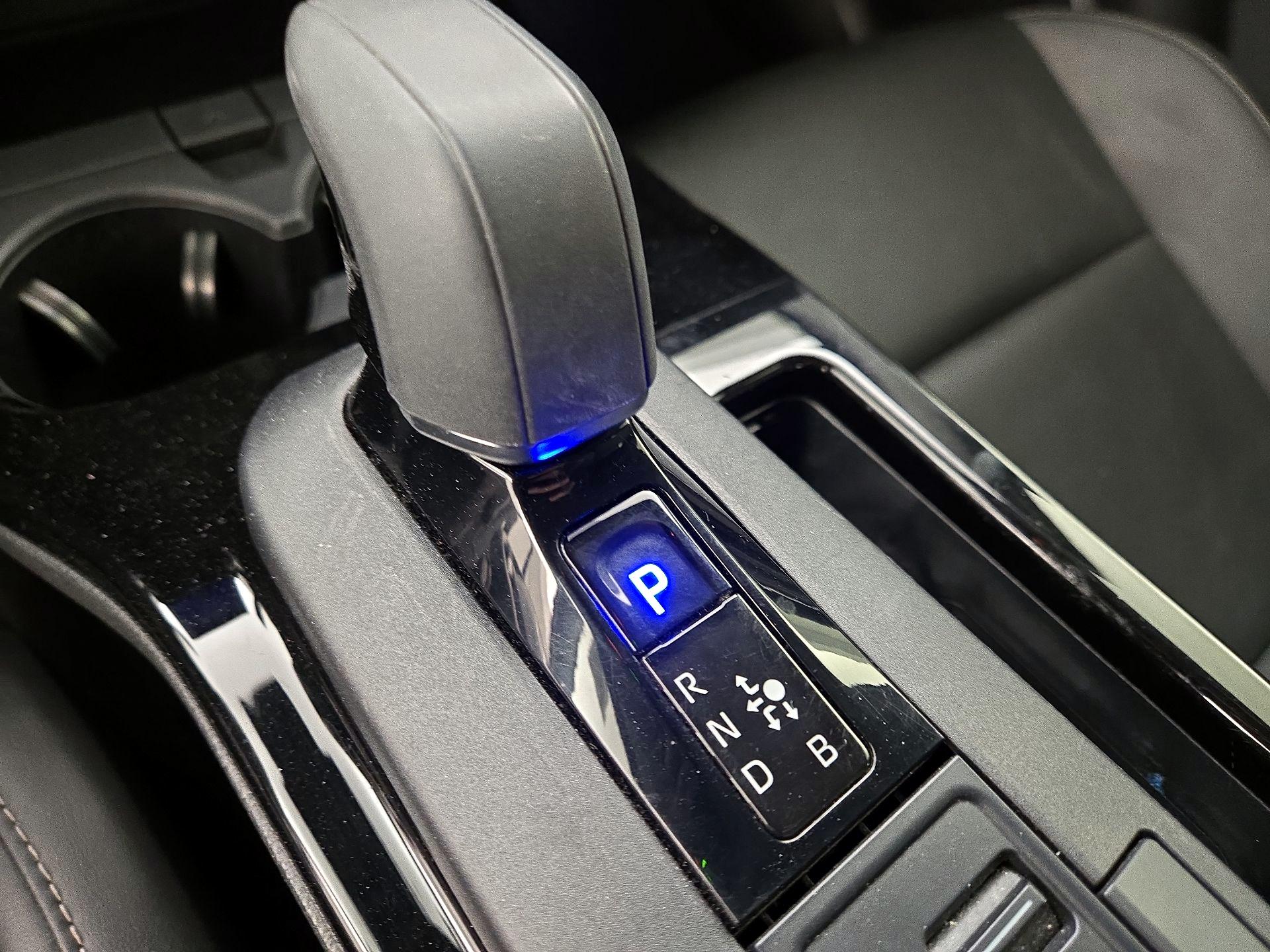 Thumbnail: 2024 Toyota Prius - 18