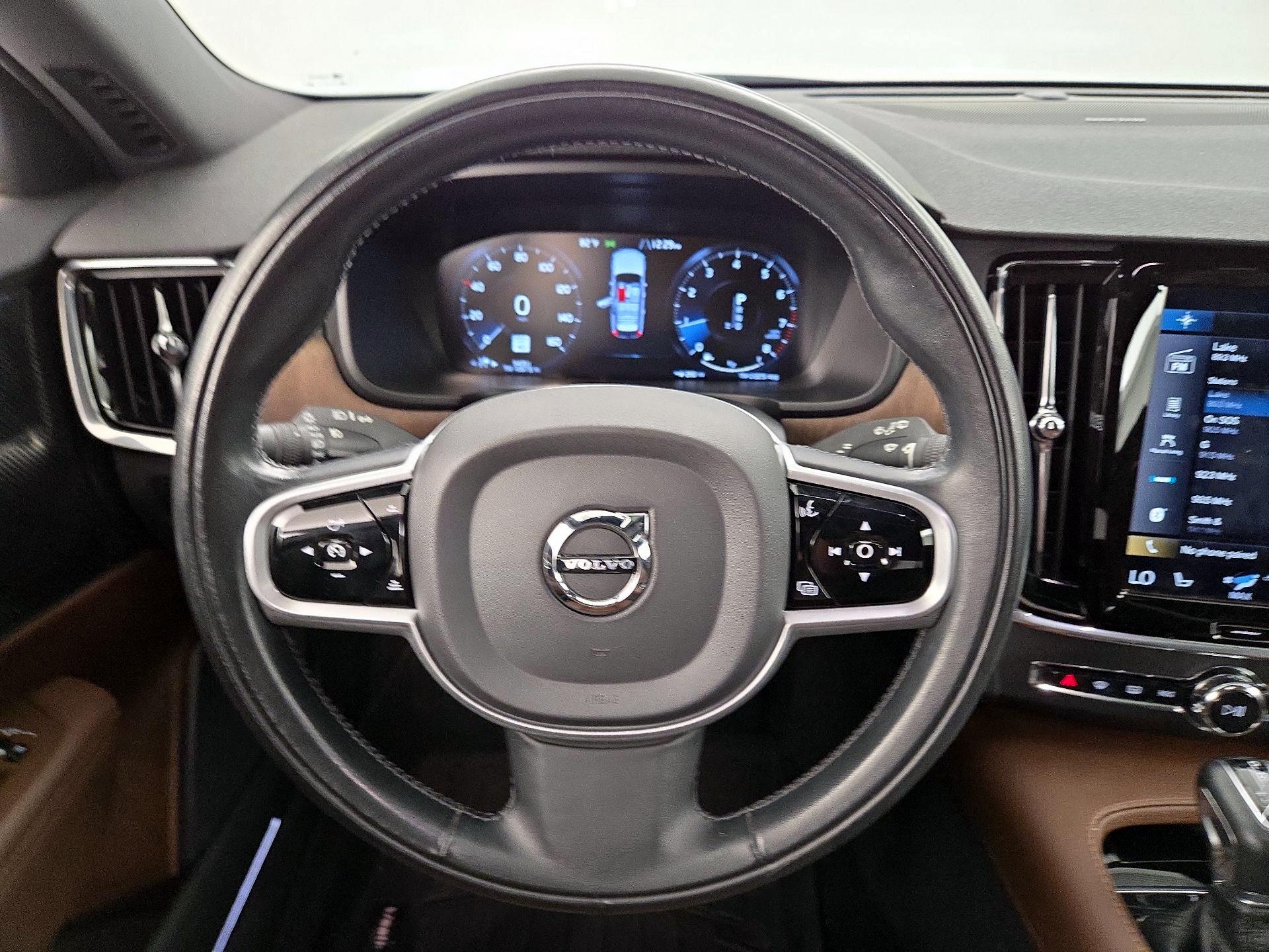 Thumbnail: 2021 Volvo S90 - 10