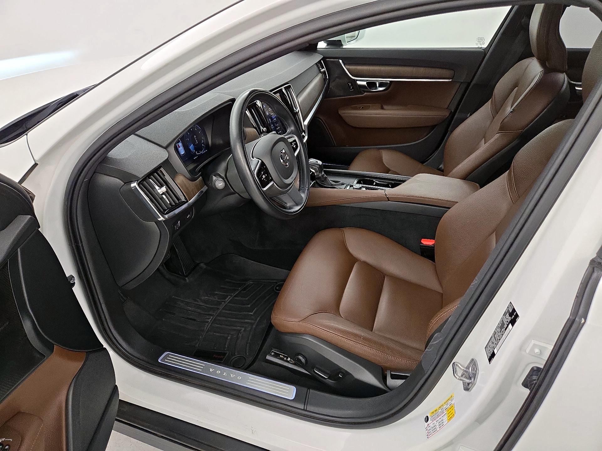 Thumbnail: 2021 Volvo S90 - 11