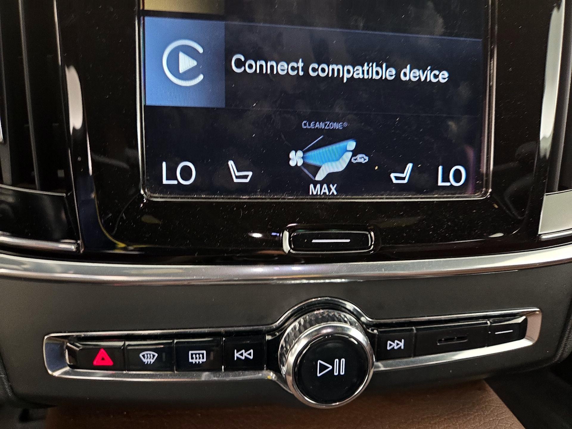 Thumbnail: 2021 Volvo S90 - 16